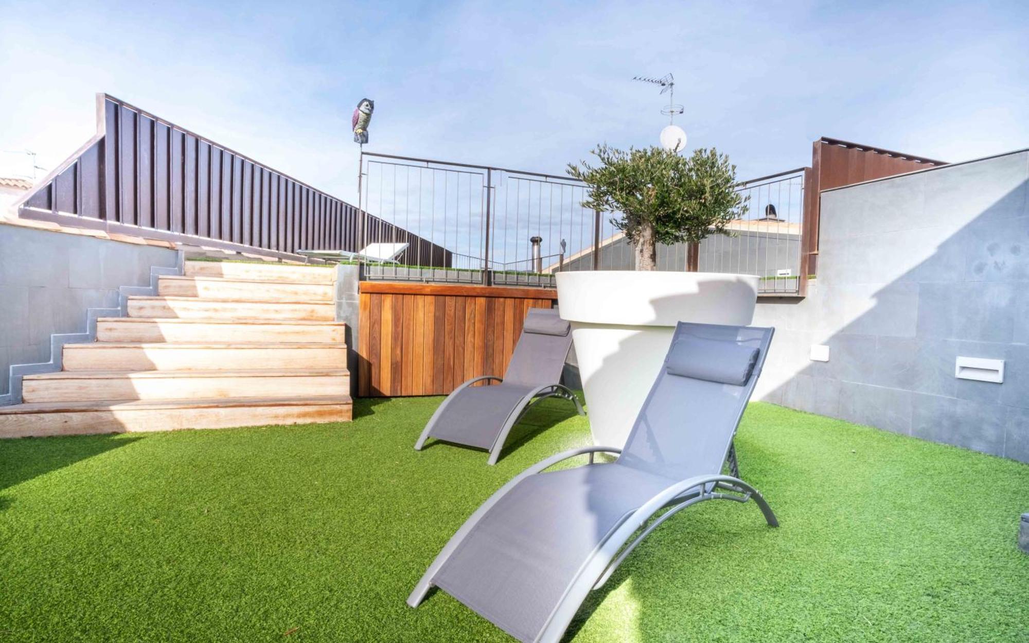 Holiday home Gran Duplex Cerca Del Mar Con Piscina Privada En El Centro De