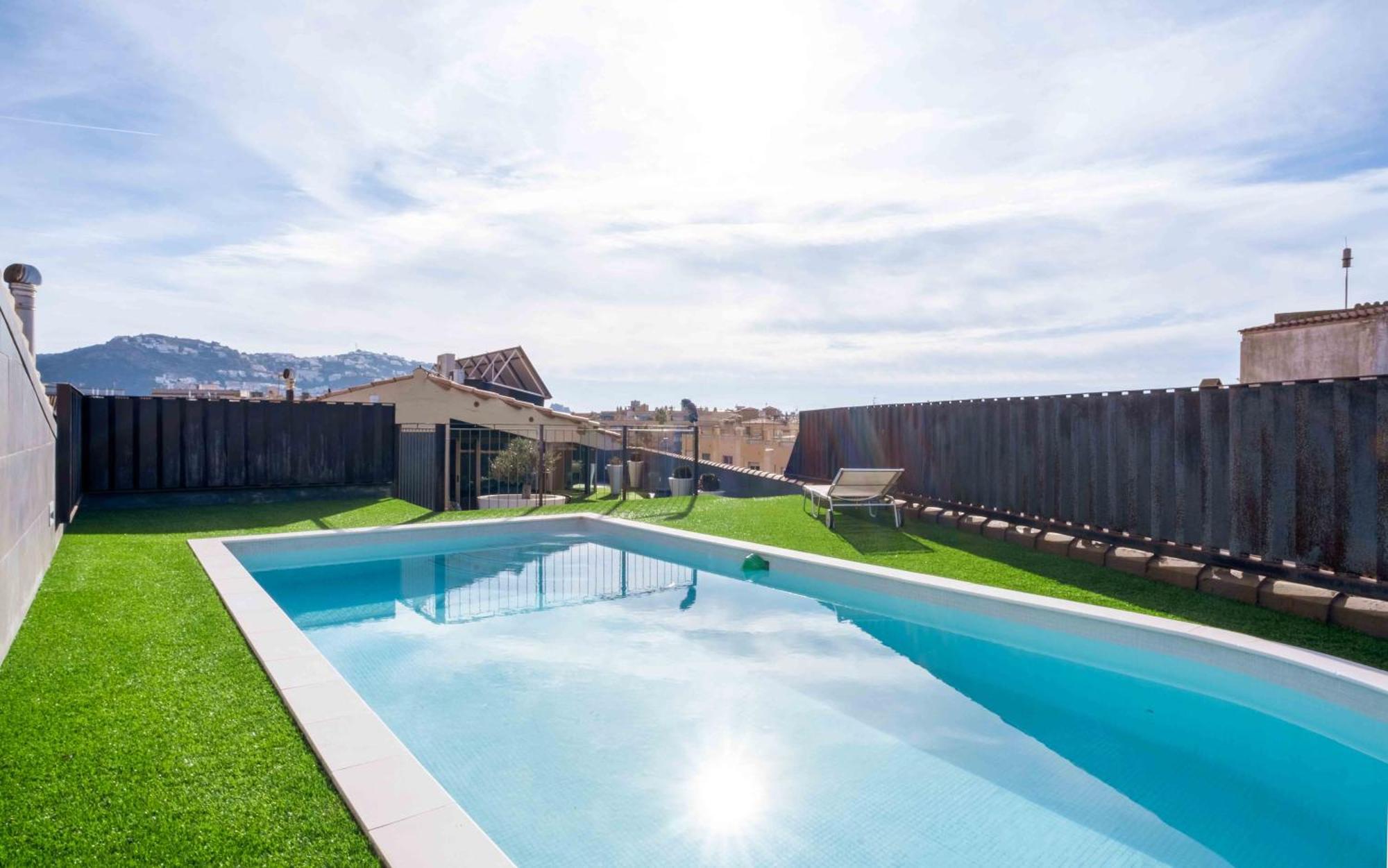 Gran Duplex Cerca Del Mar Con Piscina Privada En El Centro De Roses