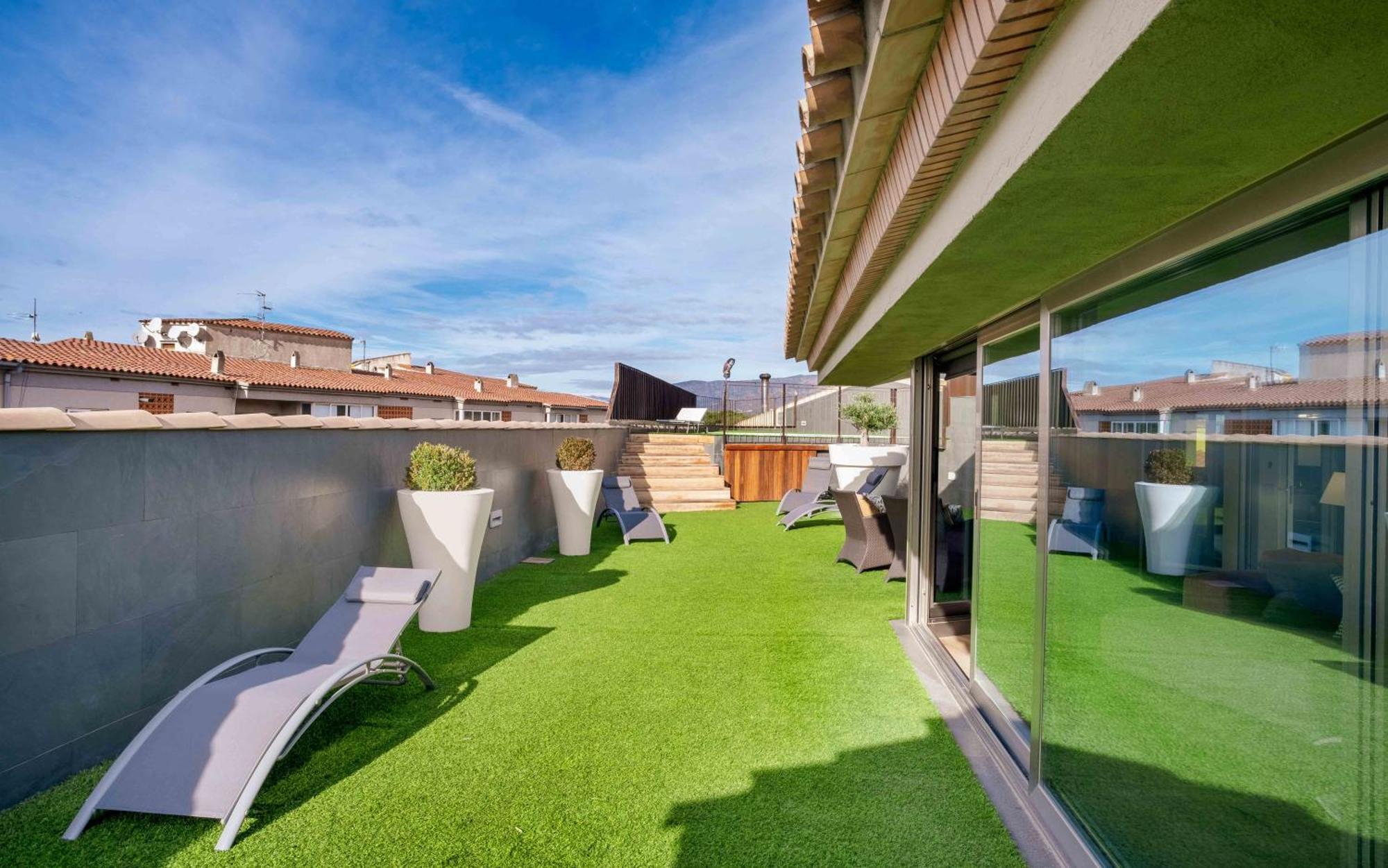 Gran Duplex Cerca Del Mar Con Piscina Privada En El Centro De Roses