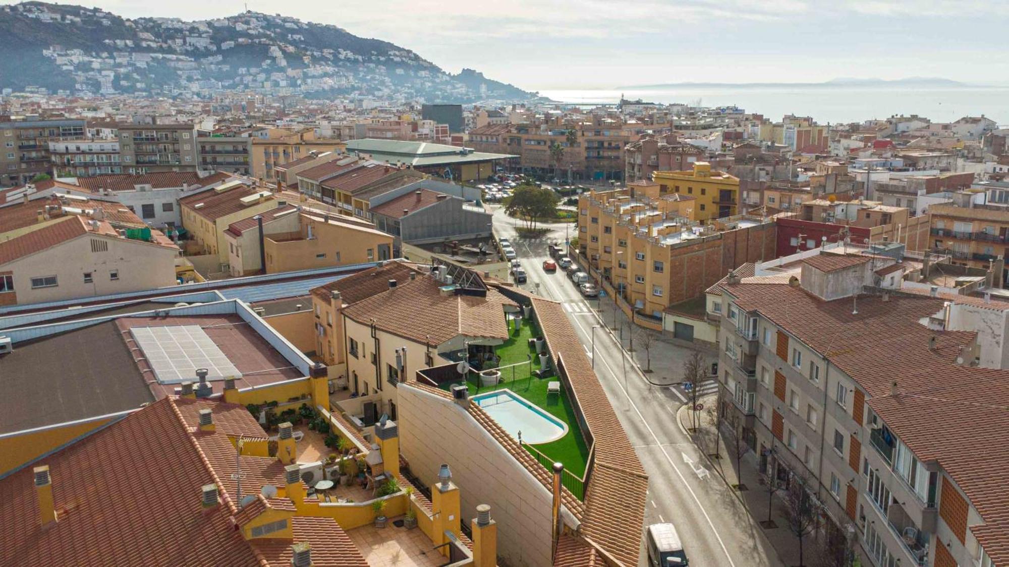 Gran Duplex Cerca Del Mar Con Piscina Privada En El Centro De * Roses