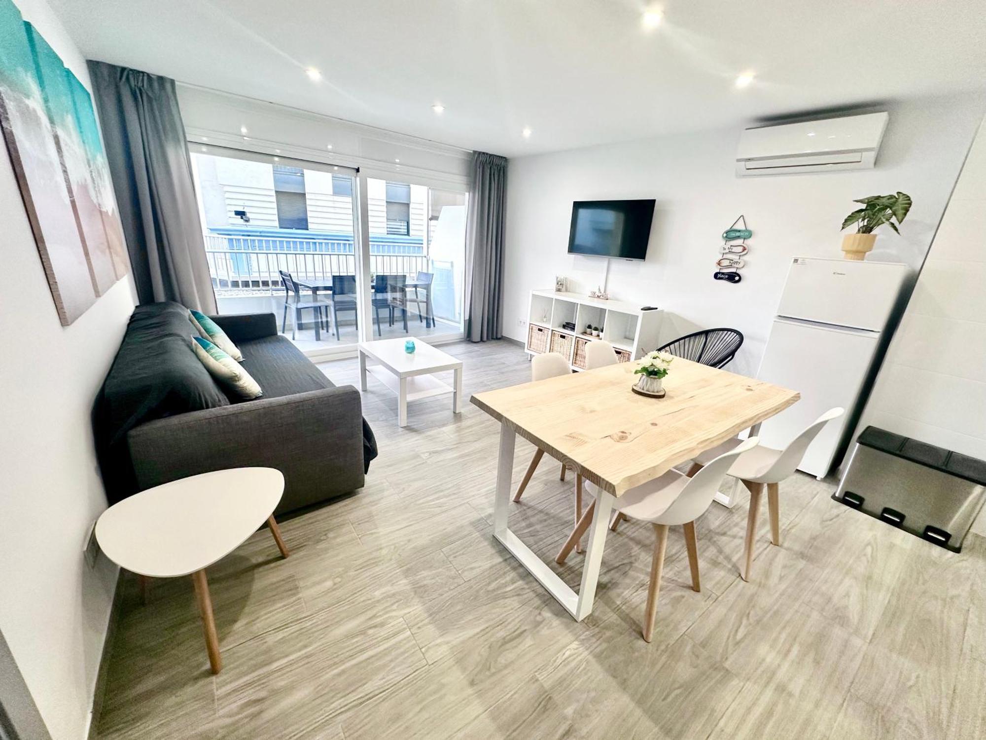 - 3 2baths Apartment *