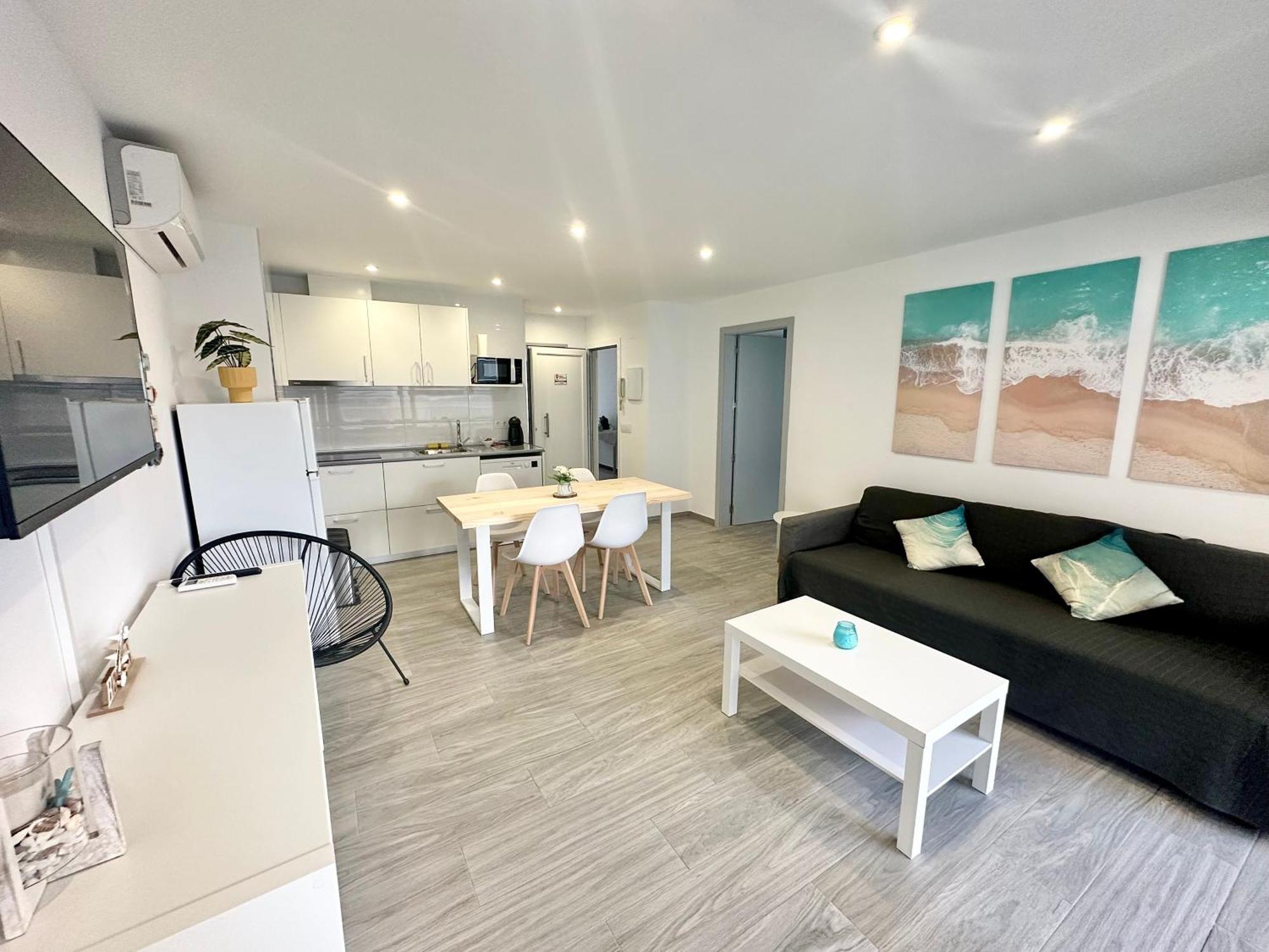 - 3 2baths Apartment *