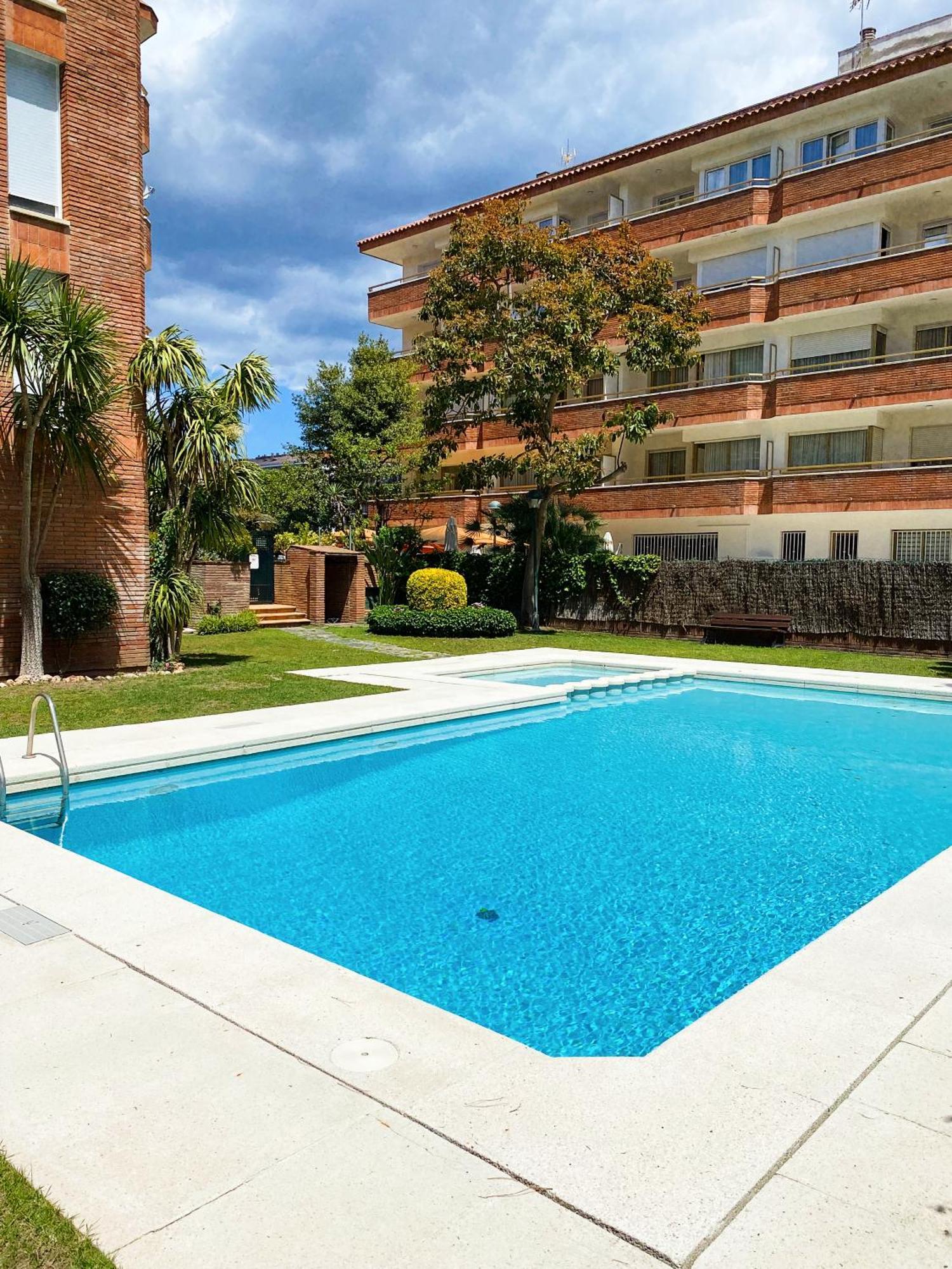 Con Piscina En La Playa De Fenals Apartamento Lloret de Mar