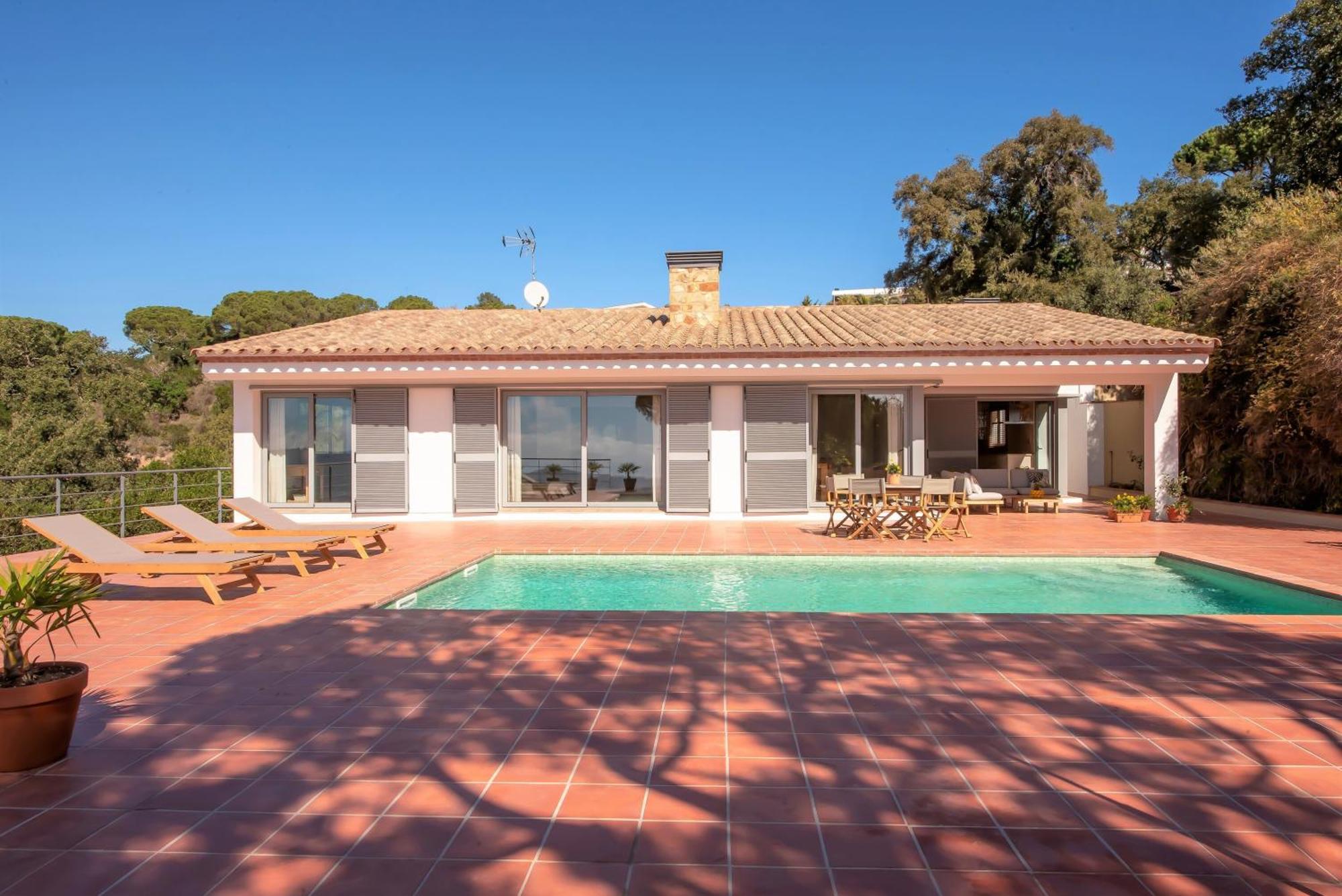 El Refugi Costa Brava - By Emerald *