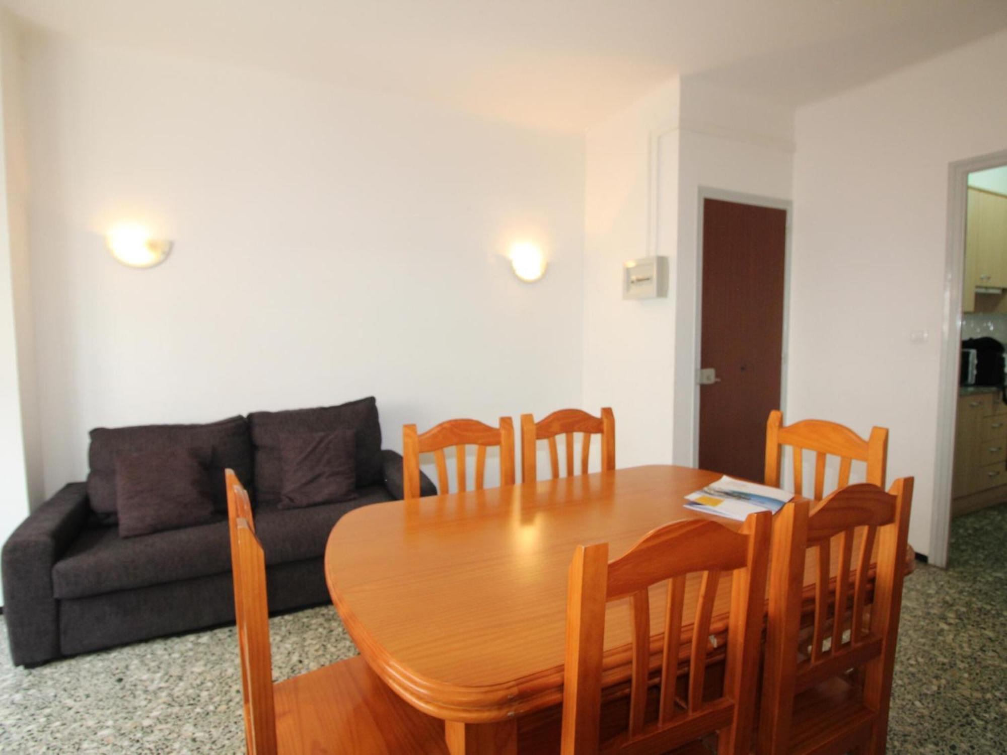 Apartamento Centrico Y Luminoso A 100m De La Playa, Renovado Con Wifi, Balcon Y Lavadora - Es-228-6 Llançà