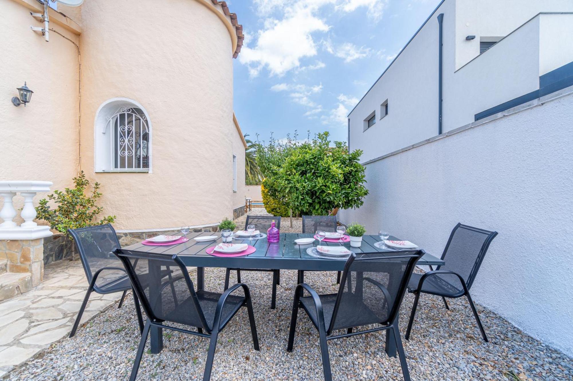 Apart-rent Casa Alberes 0079 * Ampuriabrava