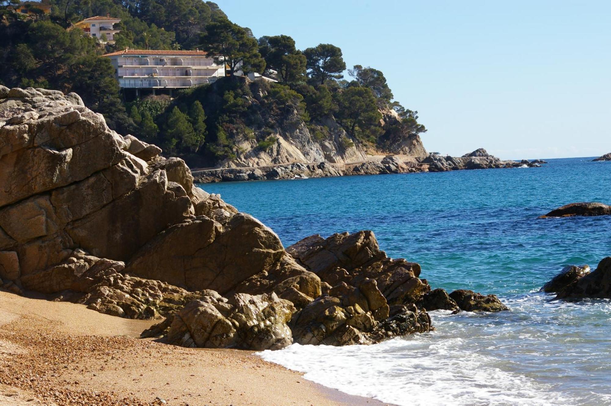 Con Jardin Y Piscina Holiday home *