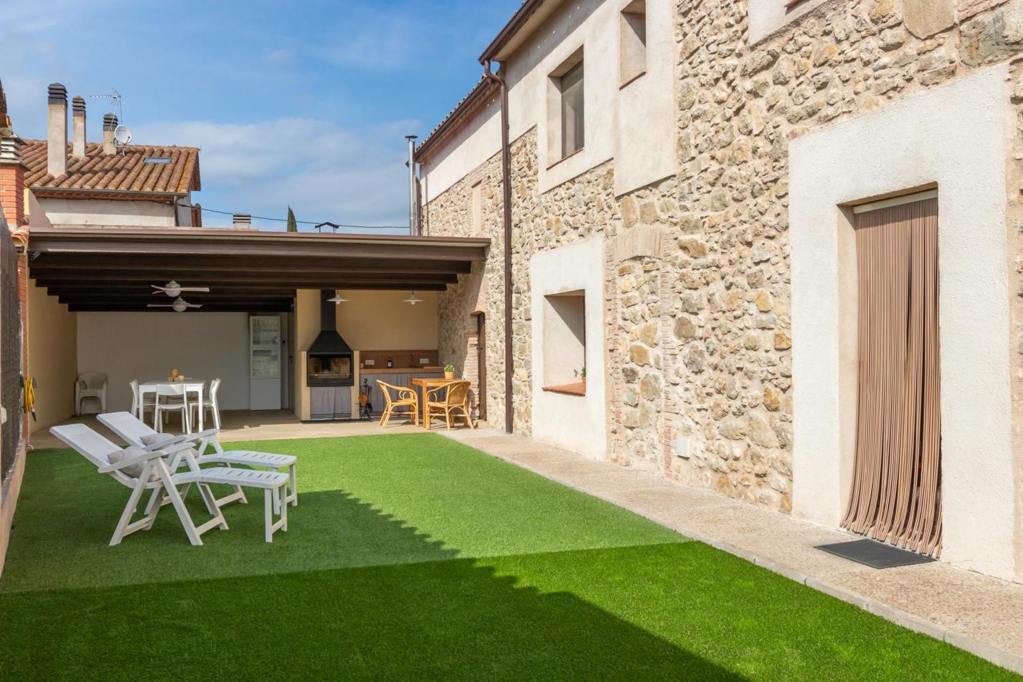 Casa De Piedra En La Costa Brava