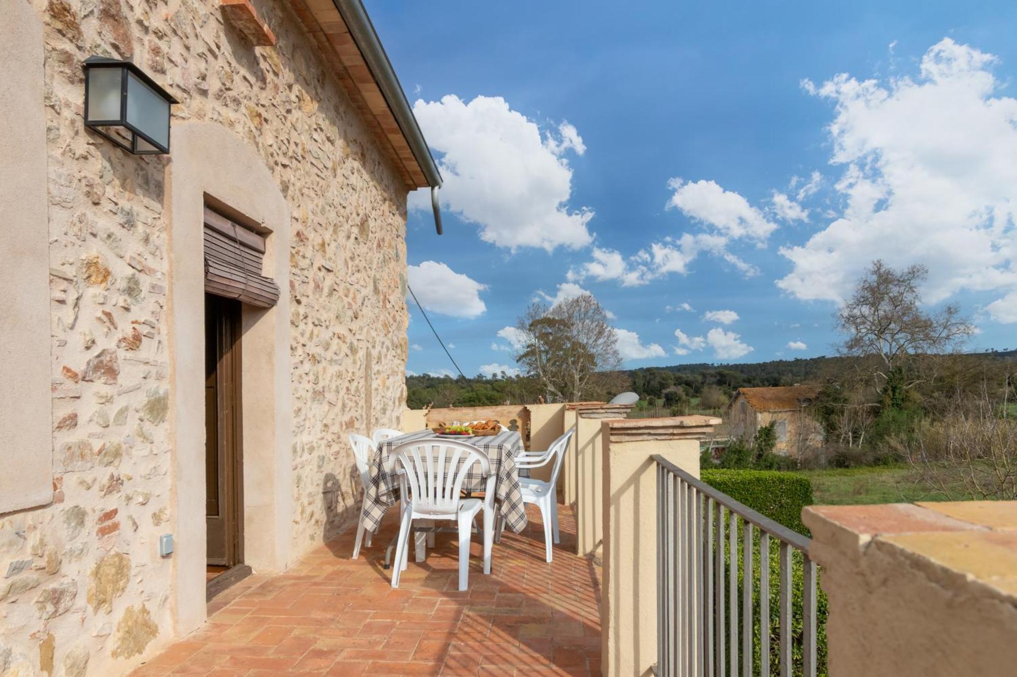 Casa De Piedra En La Costa Brava Сasa de vacaciones Sant Jordi Desvalls