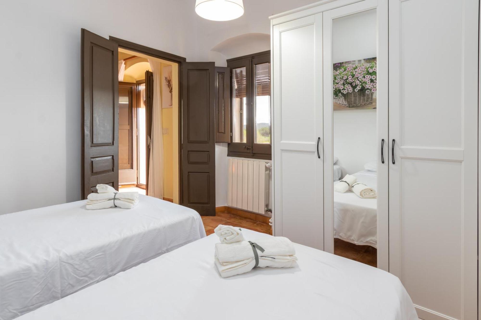 Casa De Piedra En La Costa Brava Сasa de vacaciones Sant Jordi Desvalls