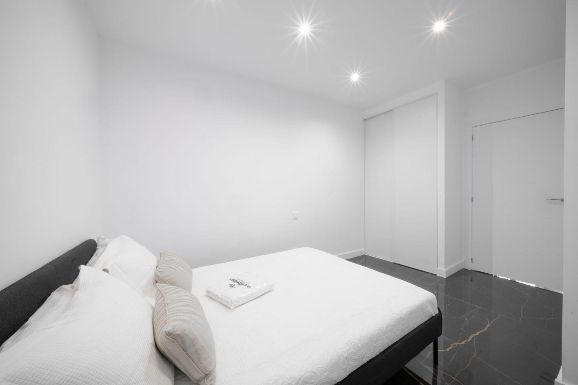 Wehostyou Moderne Colom 1b *
