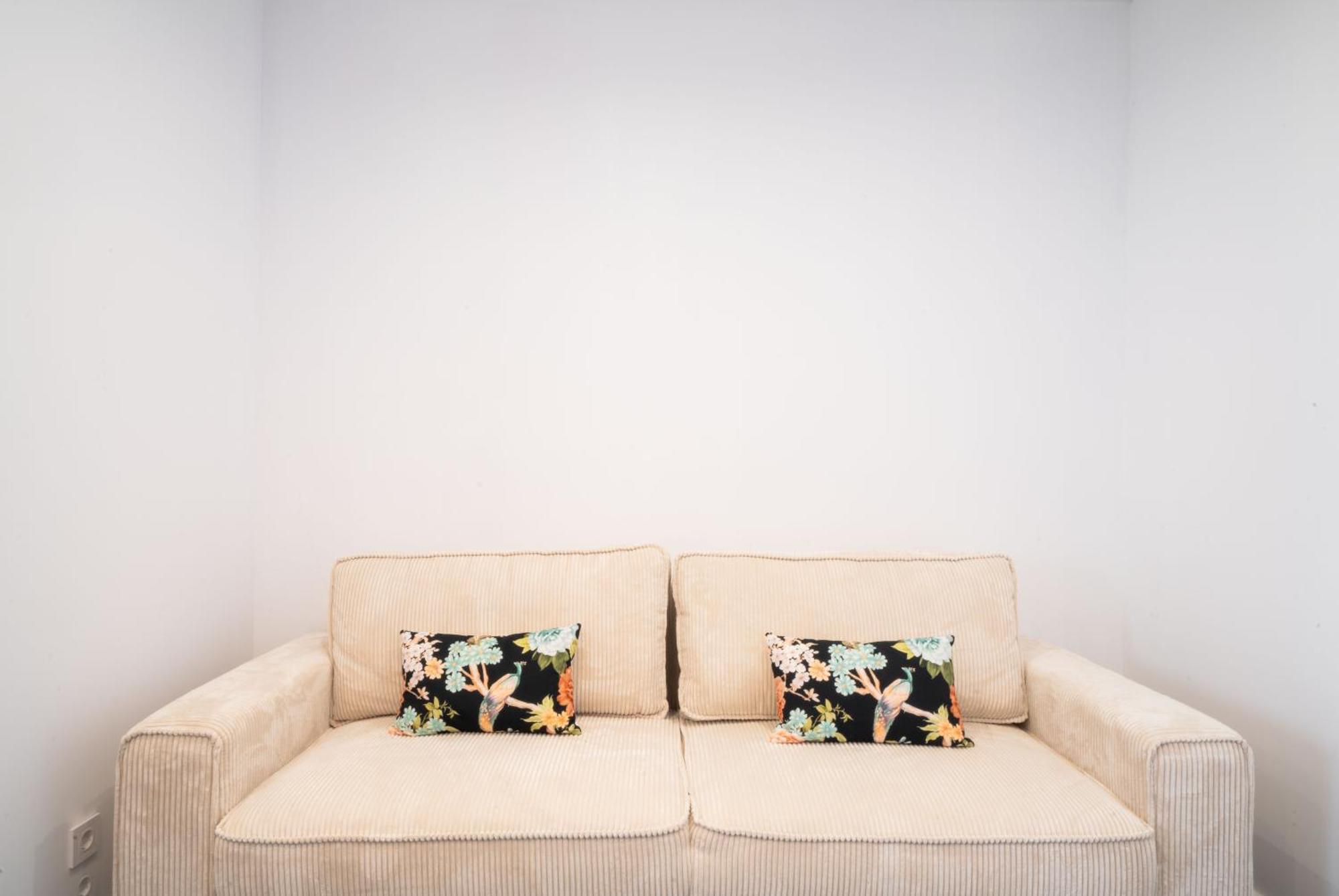 Wehostyou Moderne Colom 1b *