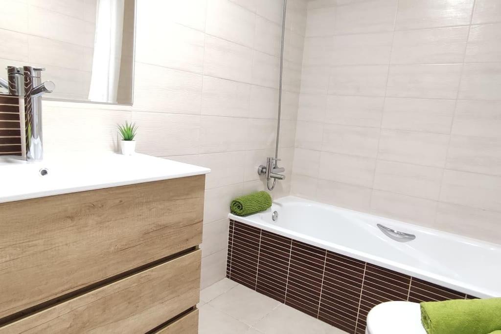 Precioso Con Piscina En La Costa Brava Apartamento Sant Feliu de Guíxols