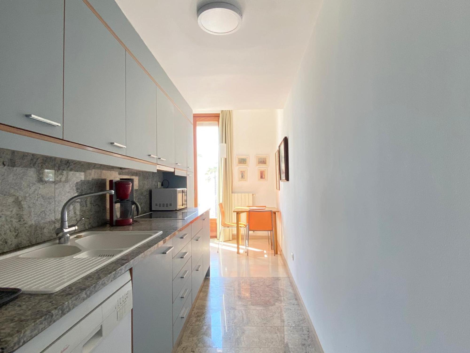 Exclusive Beachfront Haven In Costa Brava Apartamento