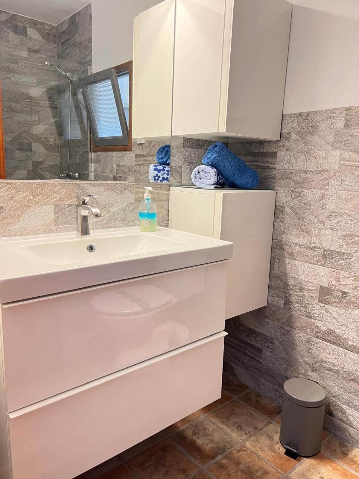 Ap Nurimar 2 Con Aire Acondicionado En Centro Del Pueblo Apartment *