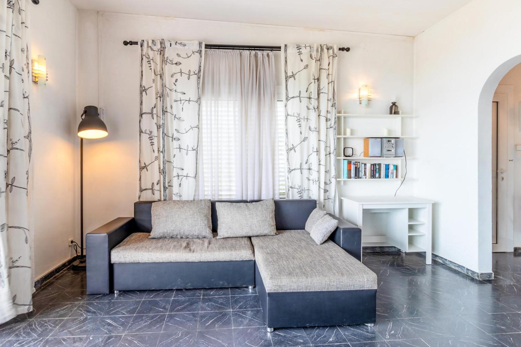 Apartment Cap Ras 01 Con Terraza Y Vistas *