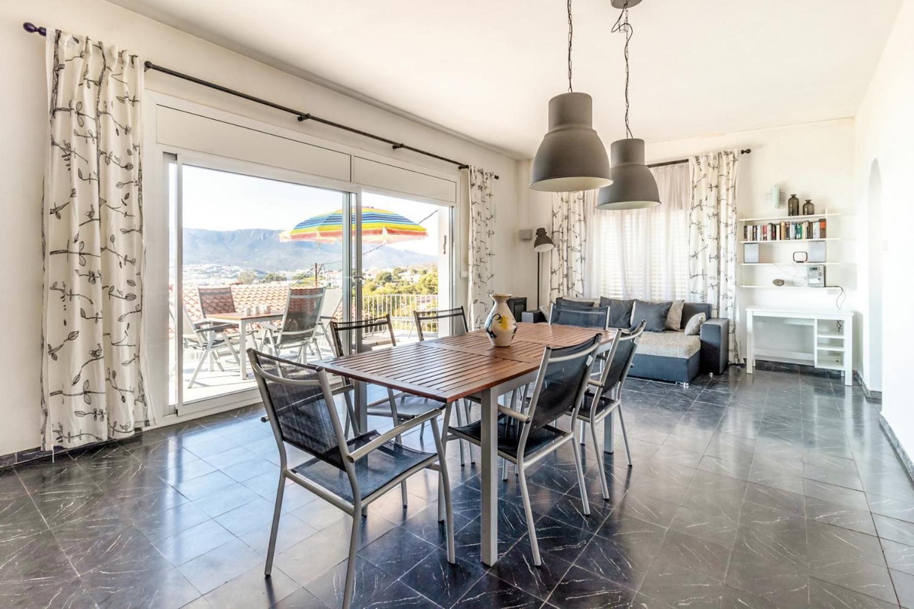 Apartment Cap Ras 01 Con Terraza Y Vistas Girona
