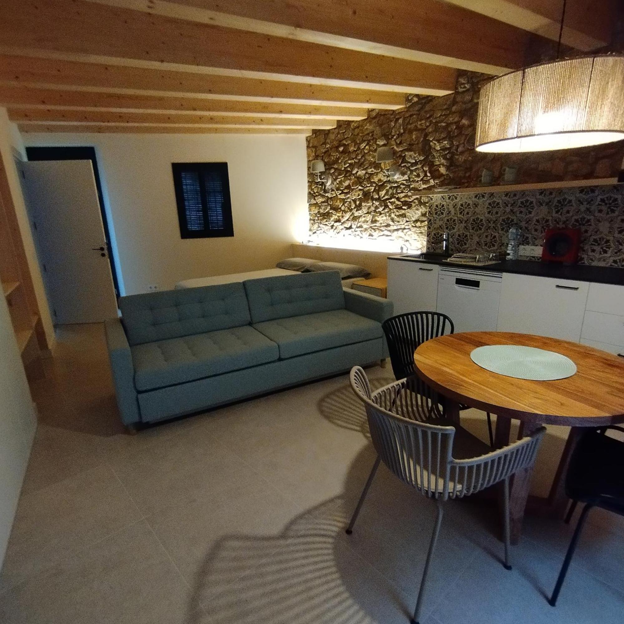 Emporda Apartamento- *
