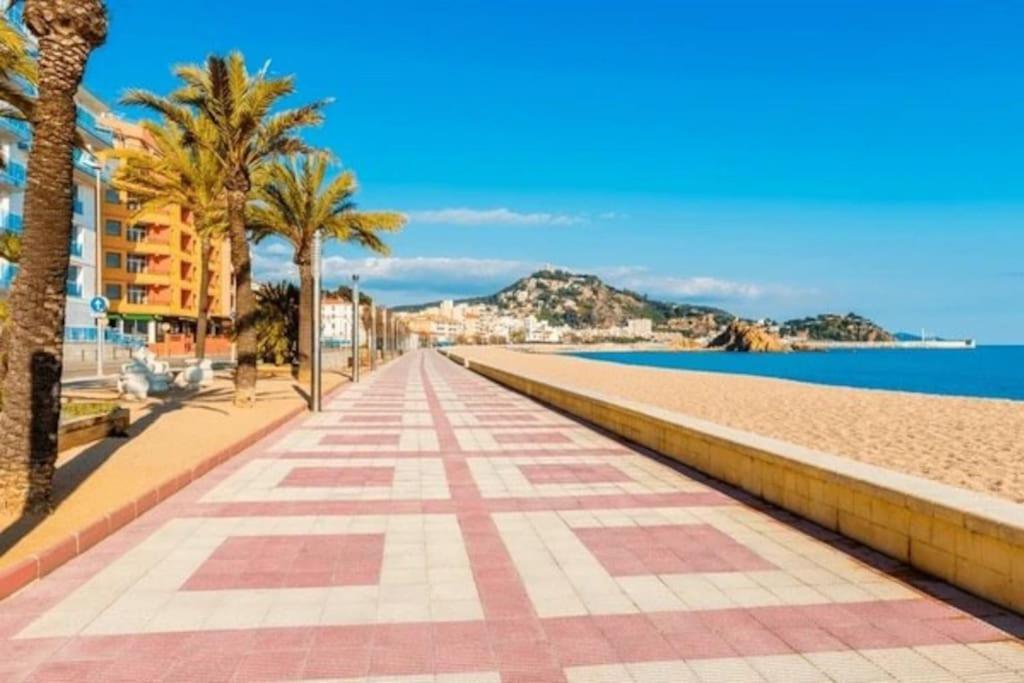 In With 2 Bedrooms Apartamento Blanes