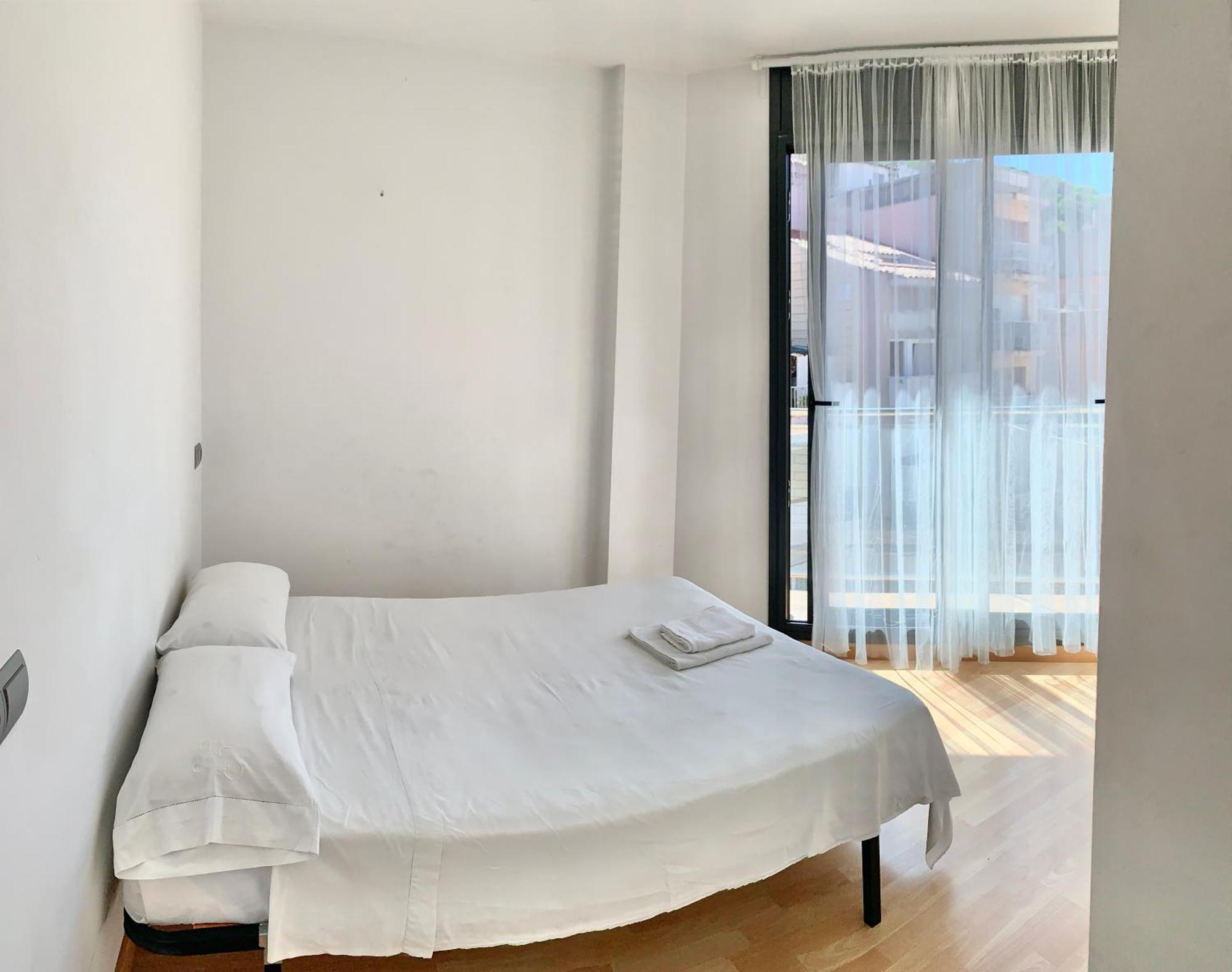 Apartment In With 2 Bedrooms