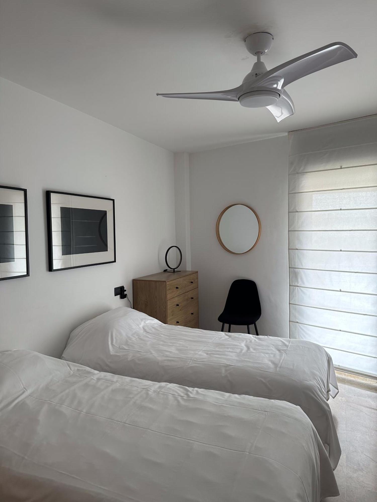 Apartamento Duplex En Primera Linea De Playa Con Gran Terraza Y Piscina Comunitaria Rosas