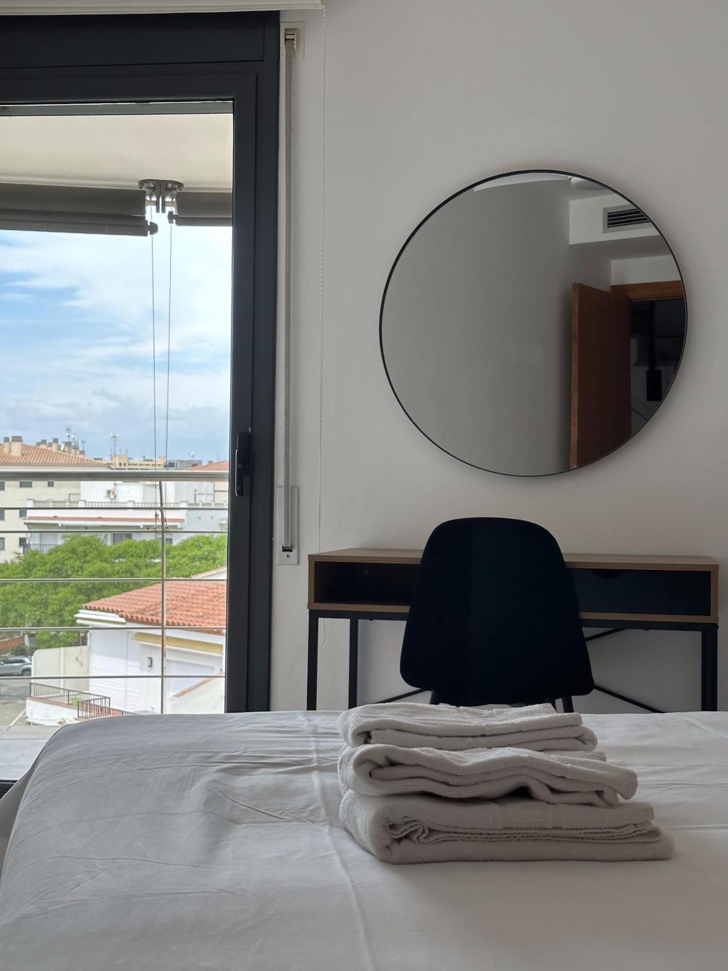Duplex En Primera Linea De Playa Con Gran Terraza Y Piscina Comunitaria Rosas