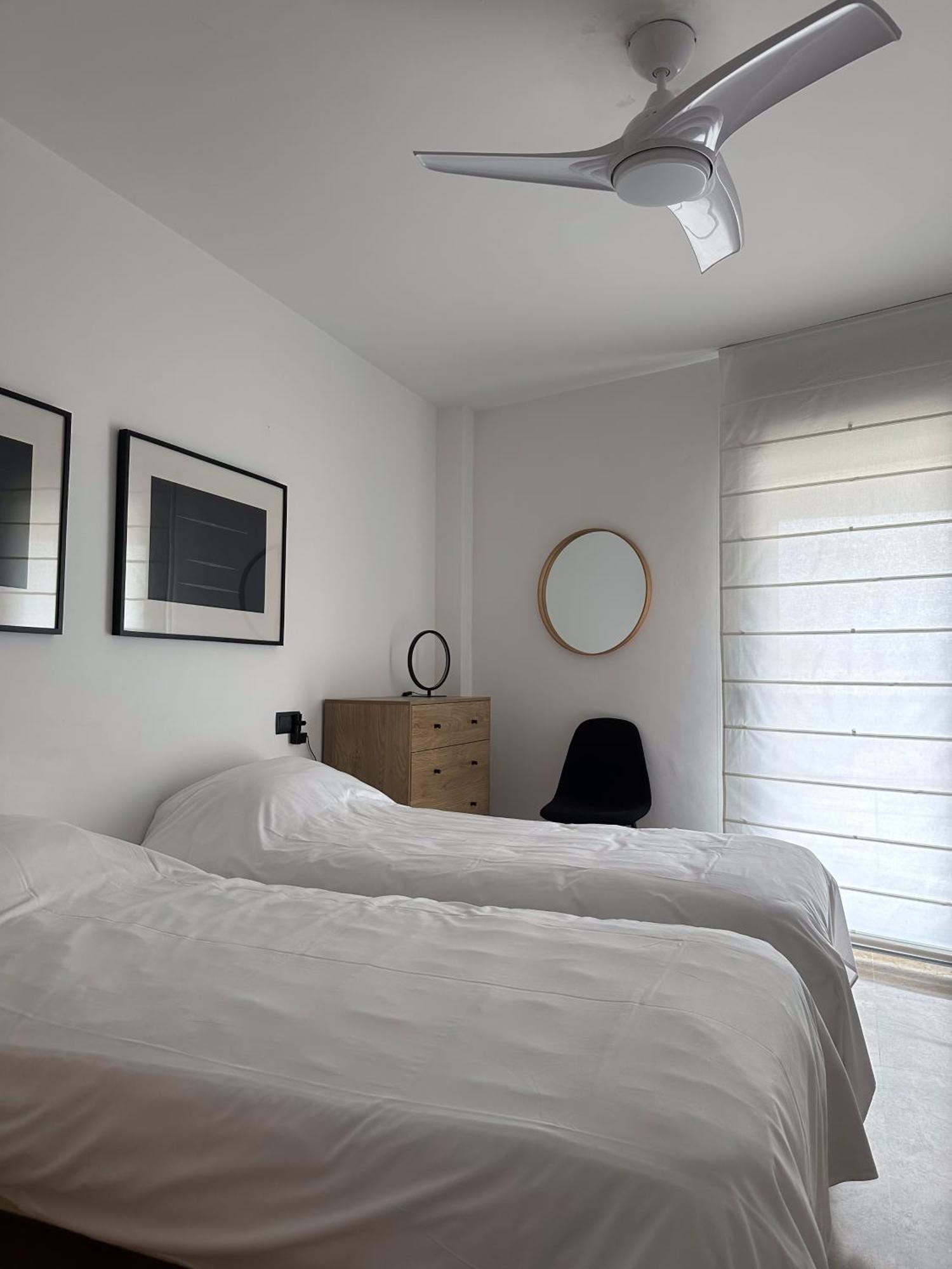 Duplex En Primera Linea De Playa Con Gran Terraza Y Piscina Comunitaria Rosas