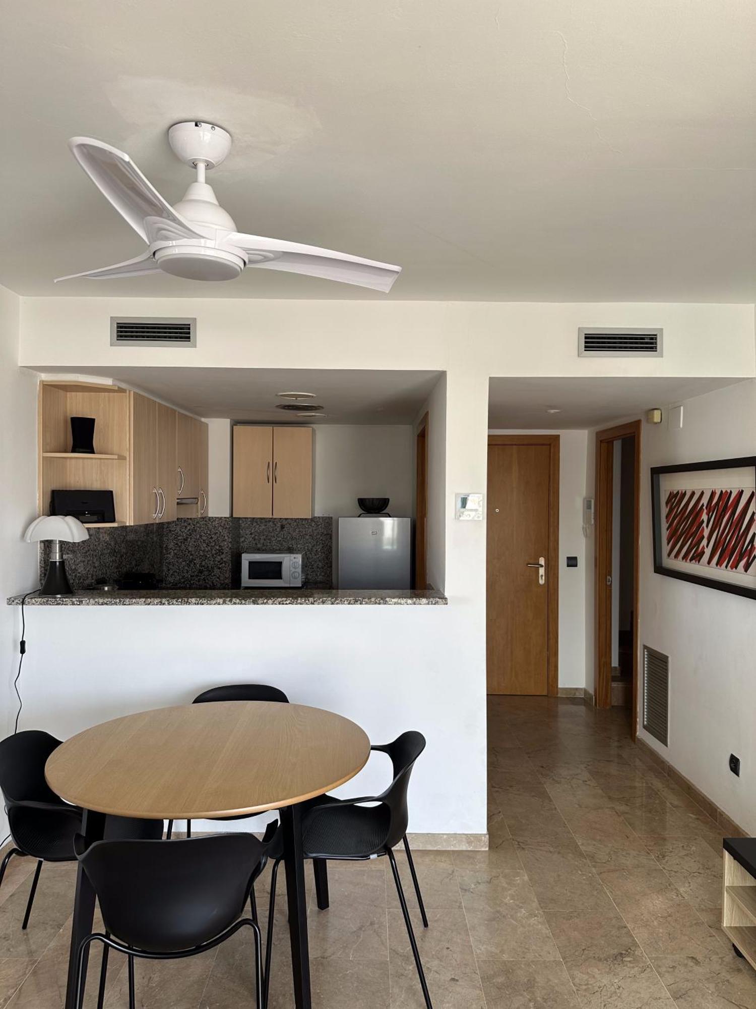Apartamento Duplex En Primera Linea De Playa Con Gran Terraza Y Piscina Comunitaria Rosas