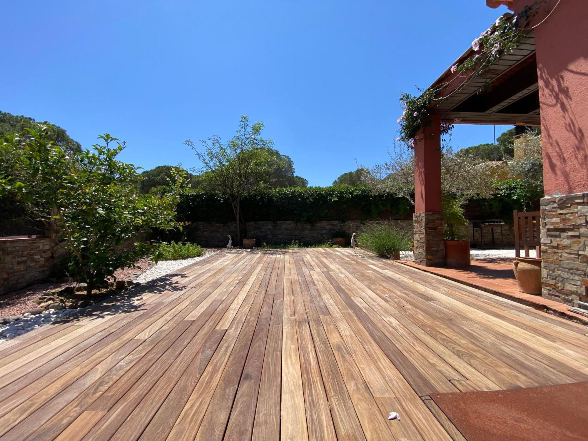 Casa Ras * Mont-ras (Montrás)