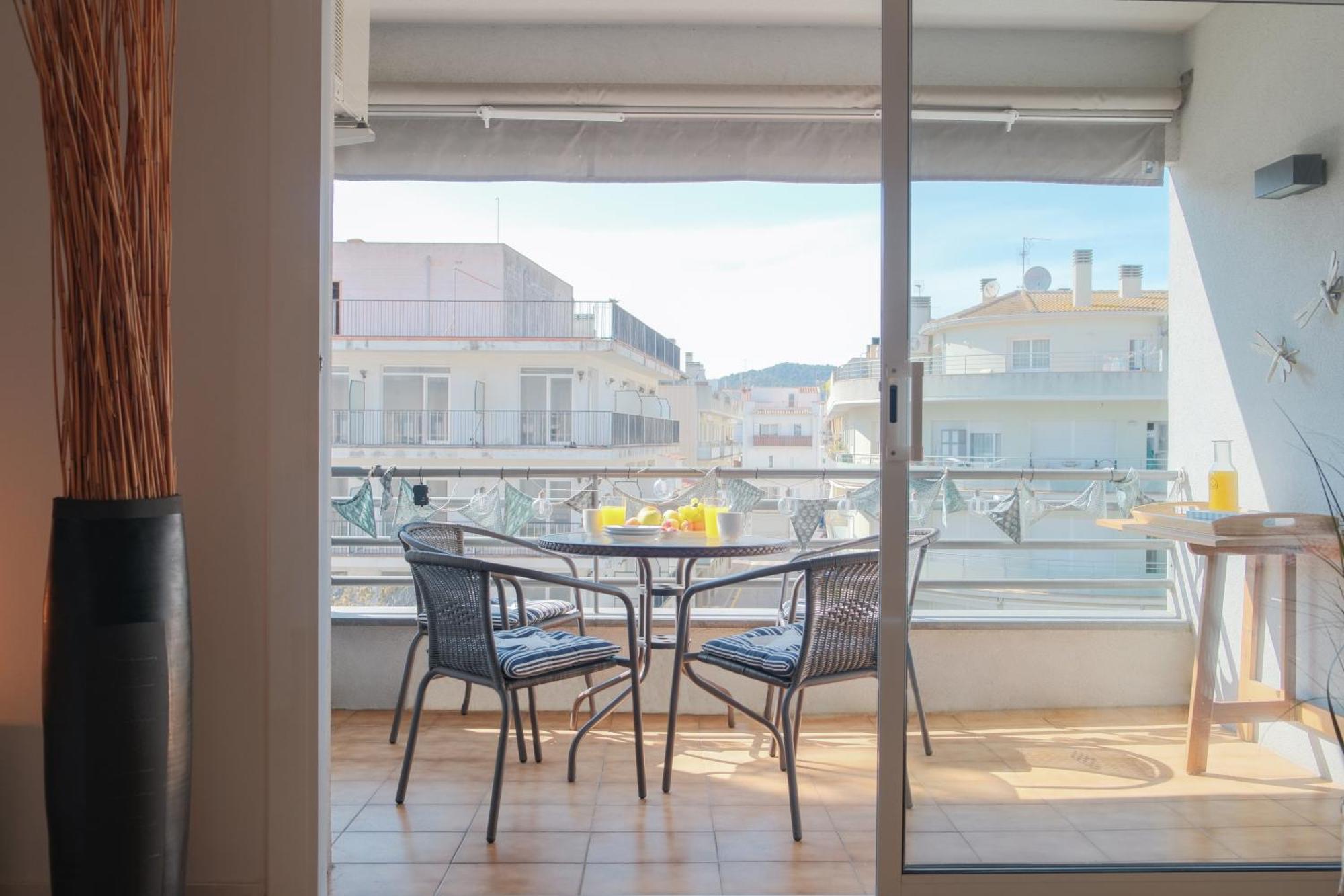 Lets Holidays Commercial Area Tossa de Mar