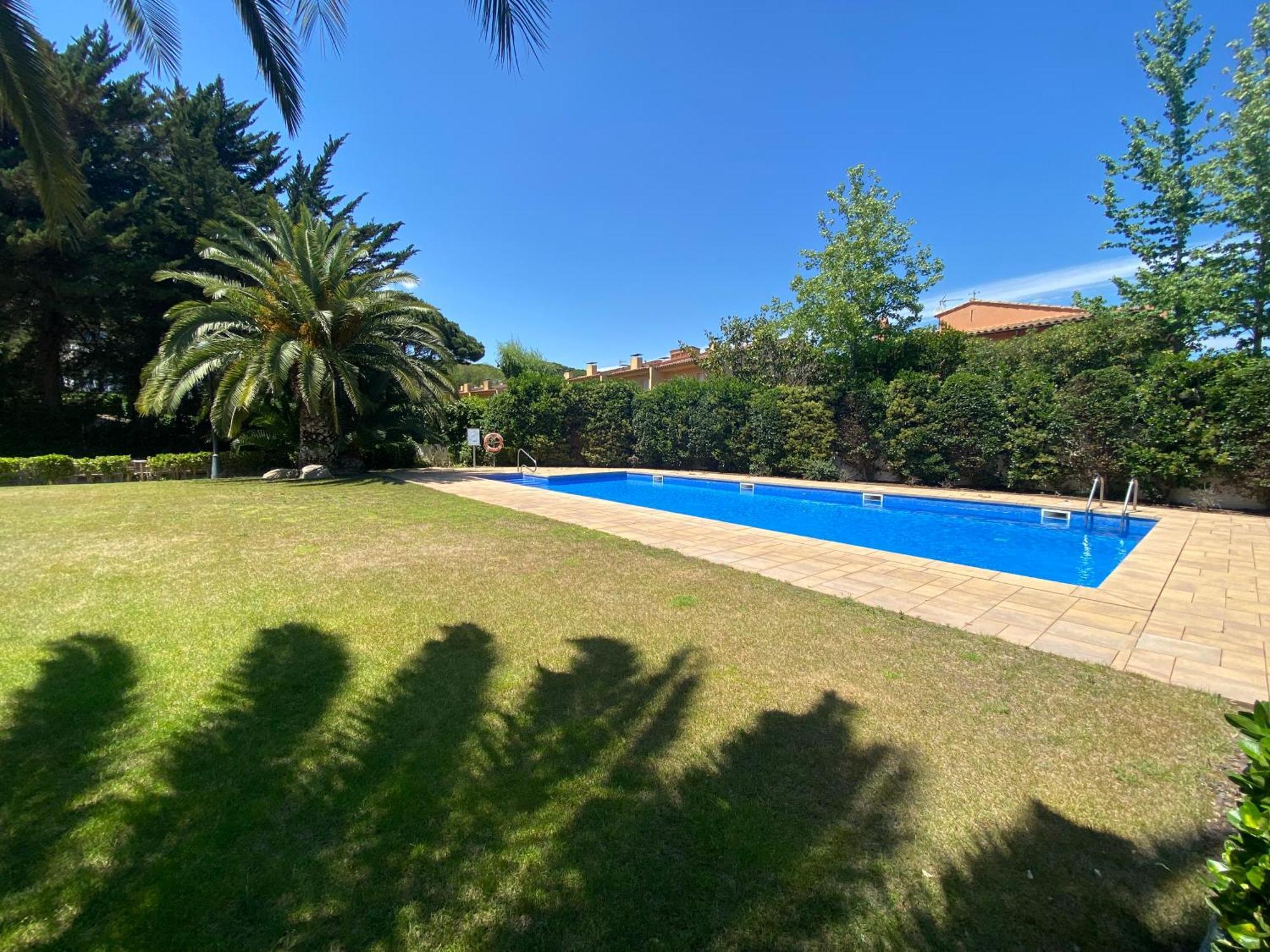 Per Parelles Reformat Amb Piscina Apartment
