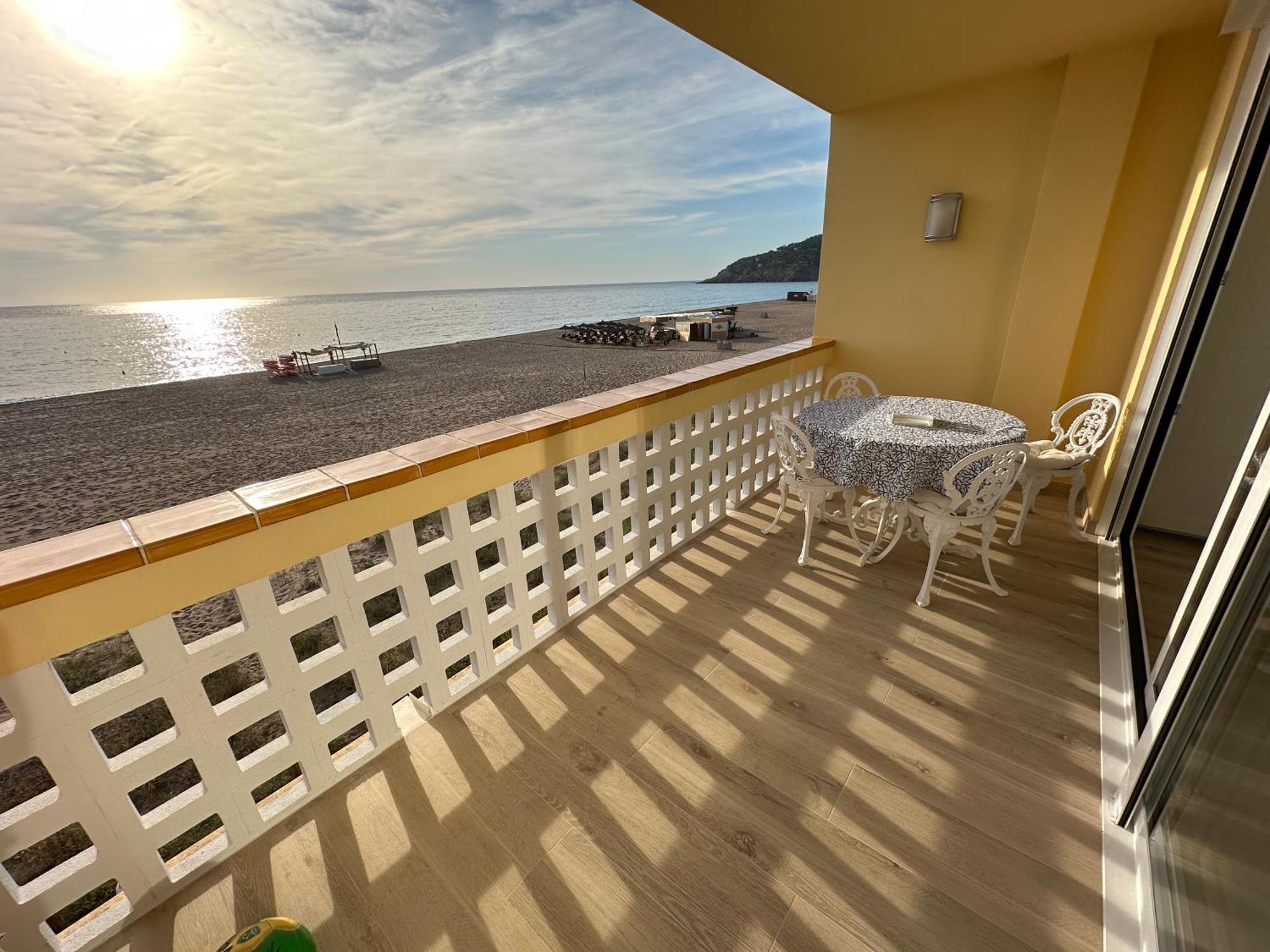Primera Linea De Mar Apartamento Pals