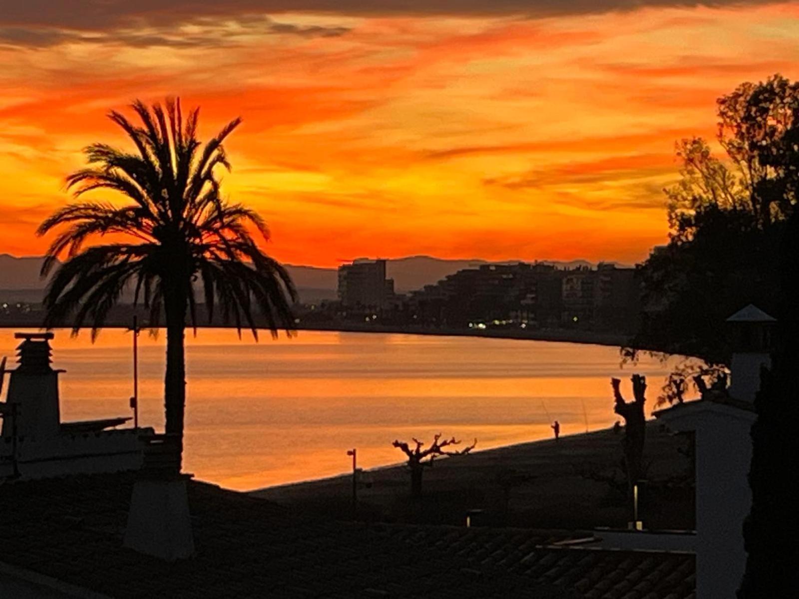 Atico Rhodes Playa Apartamento *