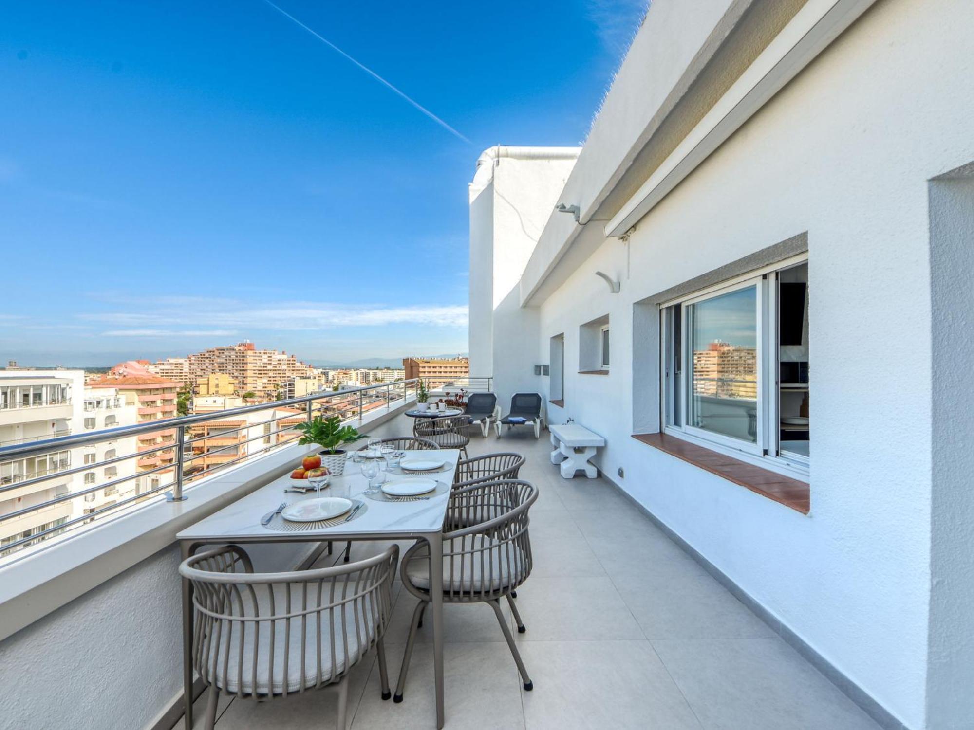 Center-21 By Interhome Roses