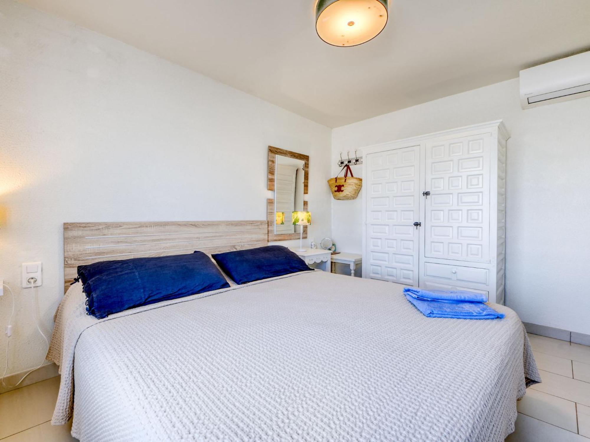 Center-21 By Interhome