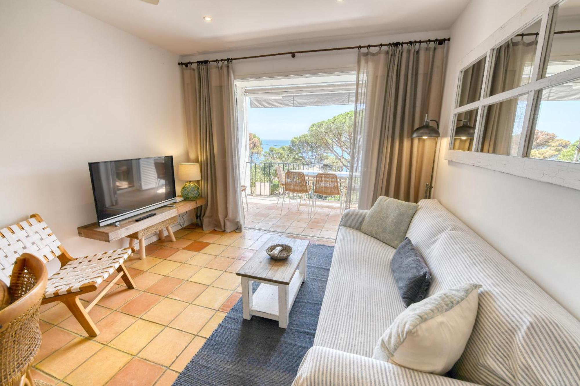 Refurbished Seaview, Santa Agata