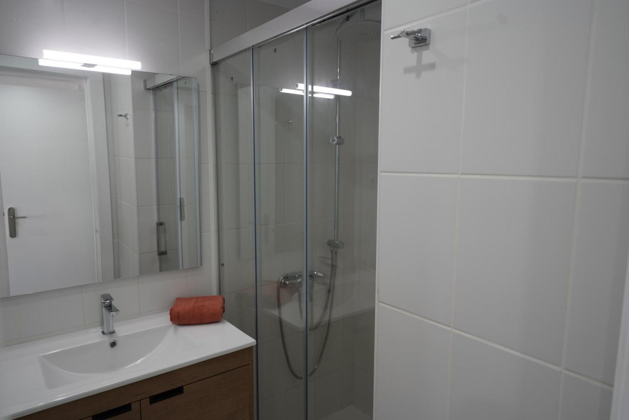 Apartamento Frente Al Mar Con Una Amplia Terraza Y Vistas A La Bahia * Rosas