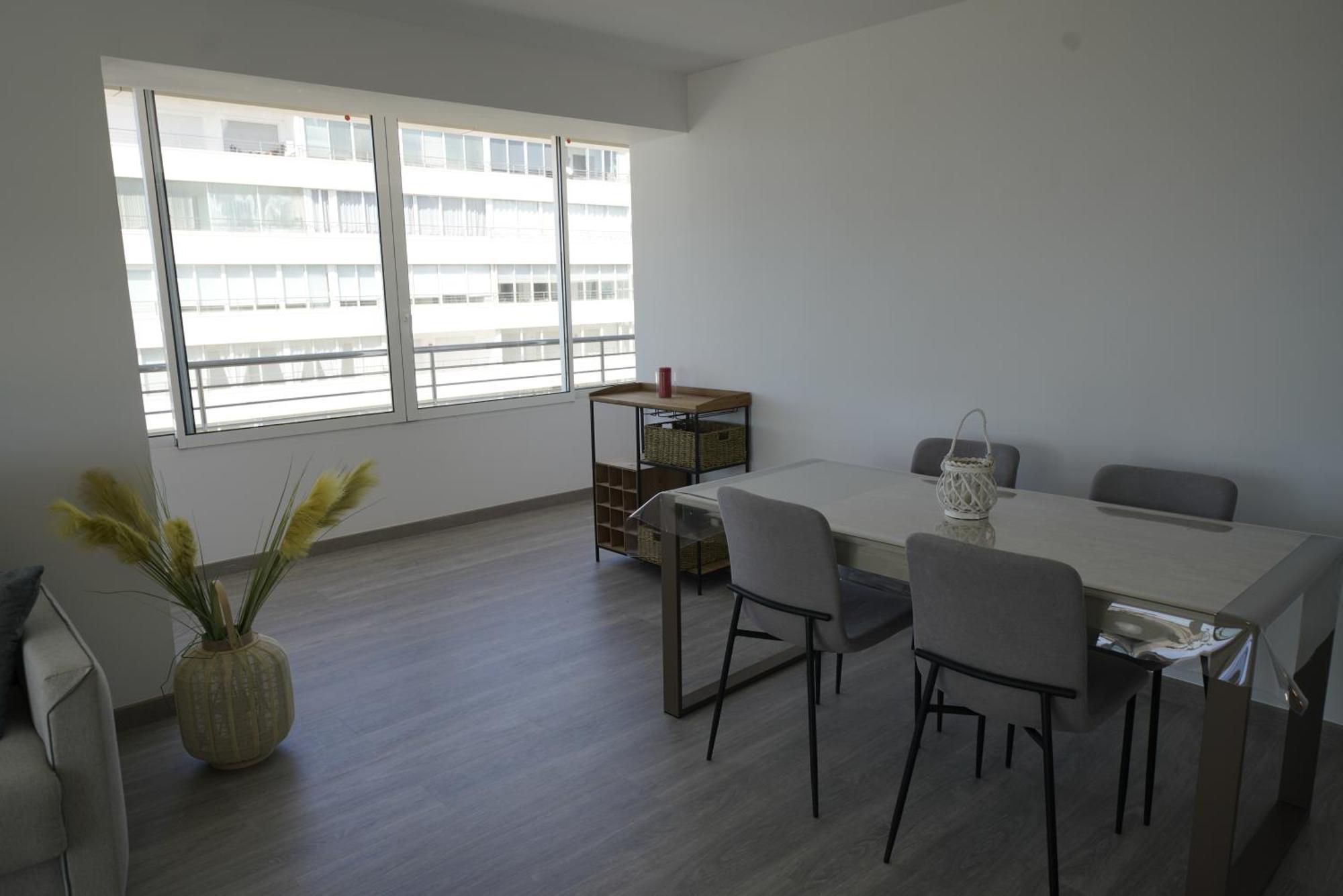 Apartamento Frente Al Mar Con Una Amplia Terraza Y Vistas A La Bahia *