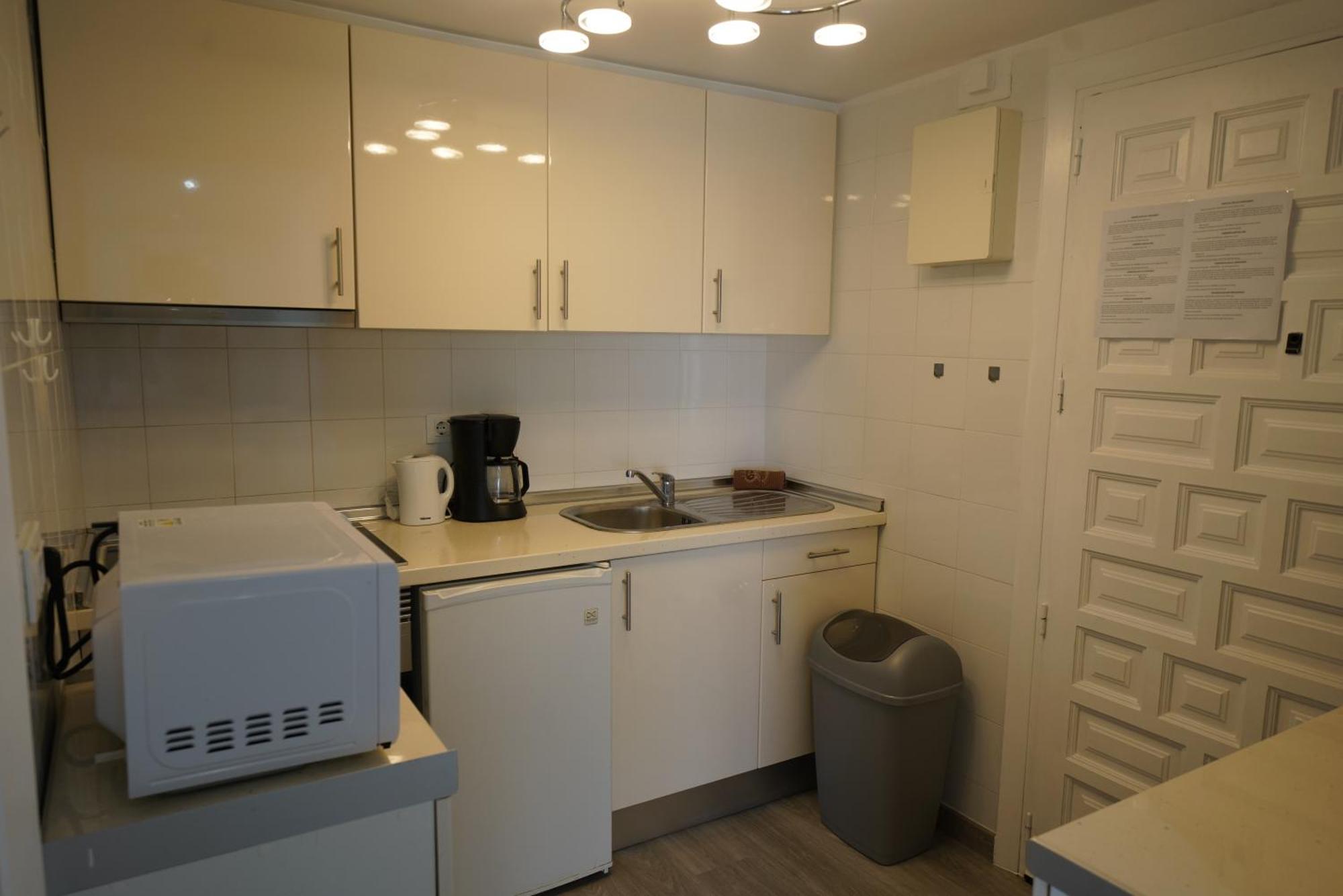Apartamento Frente Al Mar Con Una Amplia Terraza Y Vistas A La Bahia Rosas