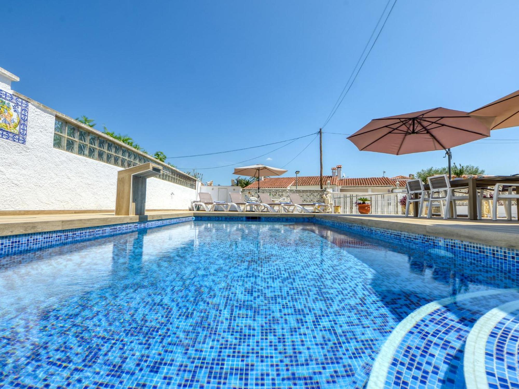Сasa de vacaciones Roanne By Interhome *