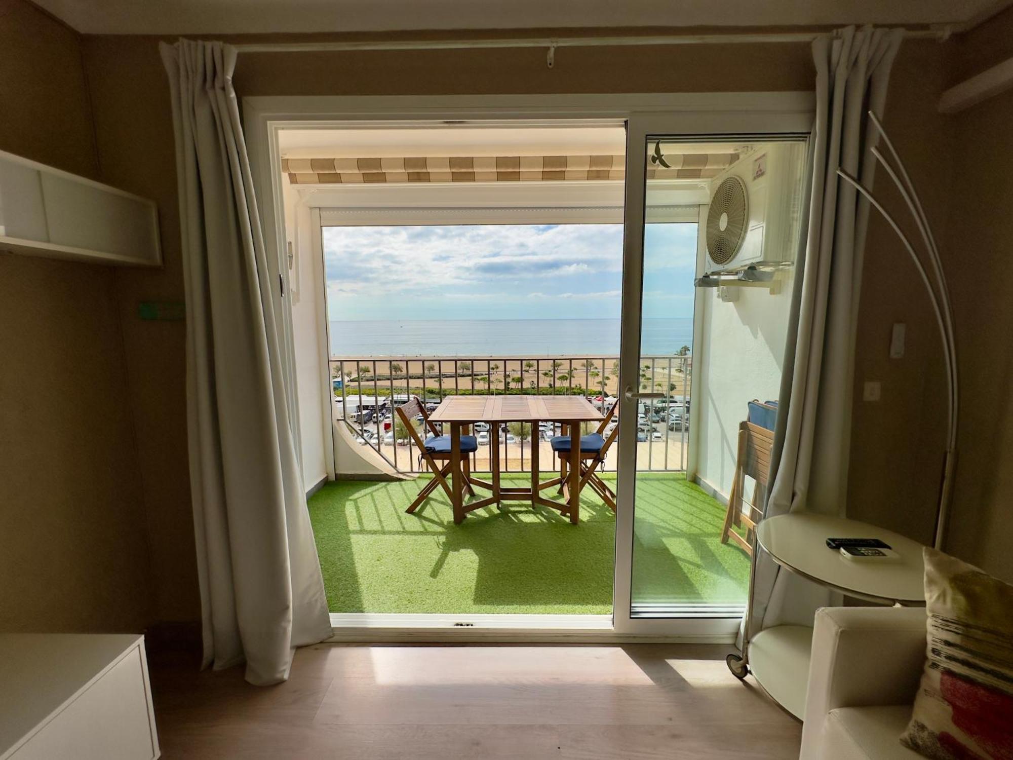 Vistas Frontales Al Mar