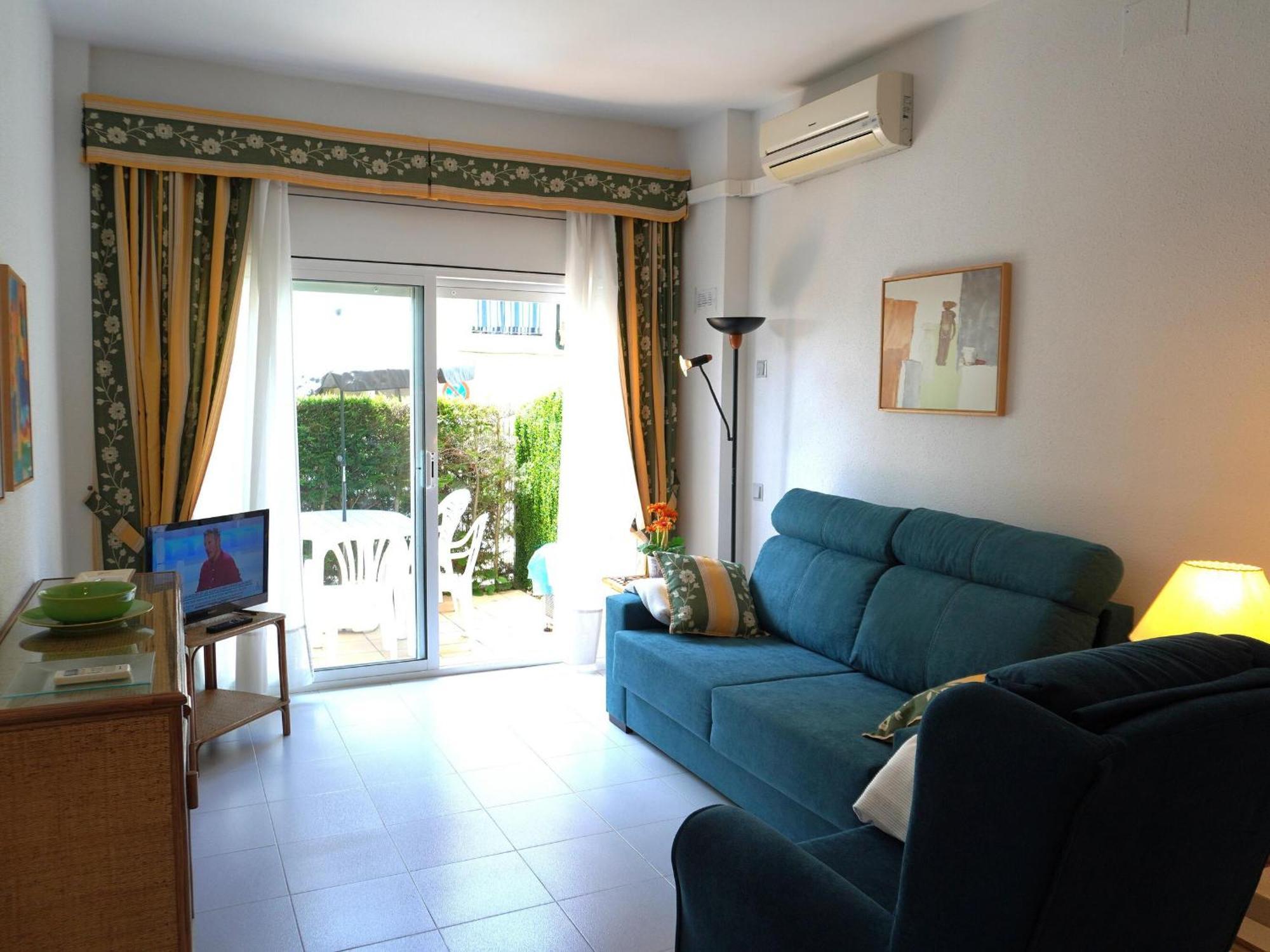 Apartamento De Lujo Cerca De La Playa Con Piscina Y Terraza En - Es-323-21