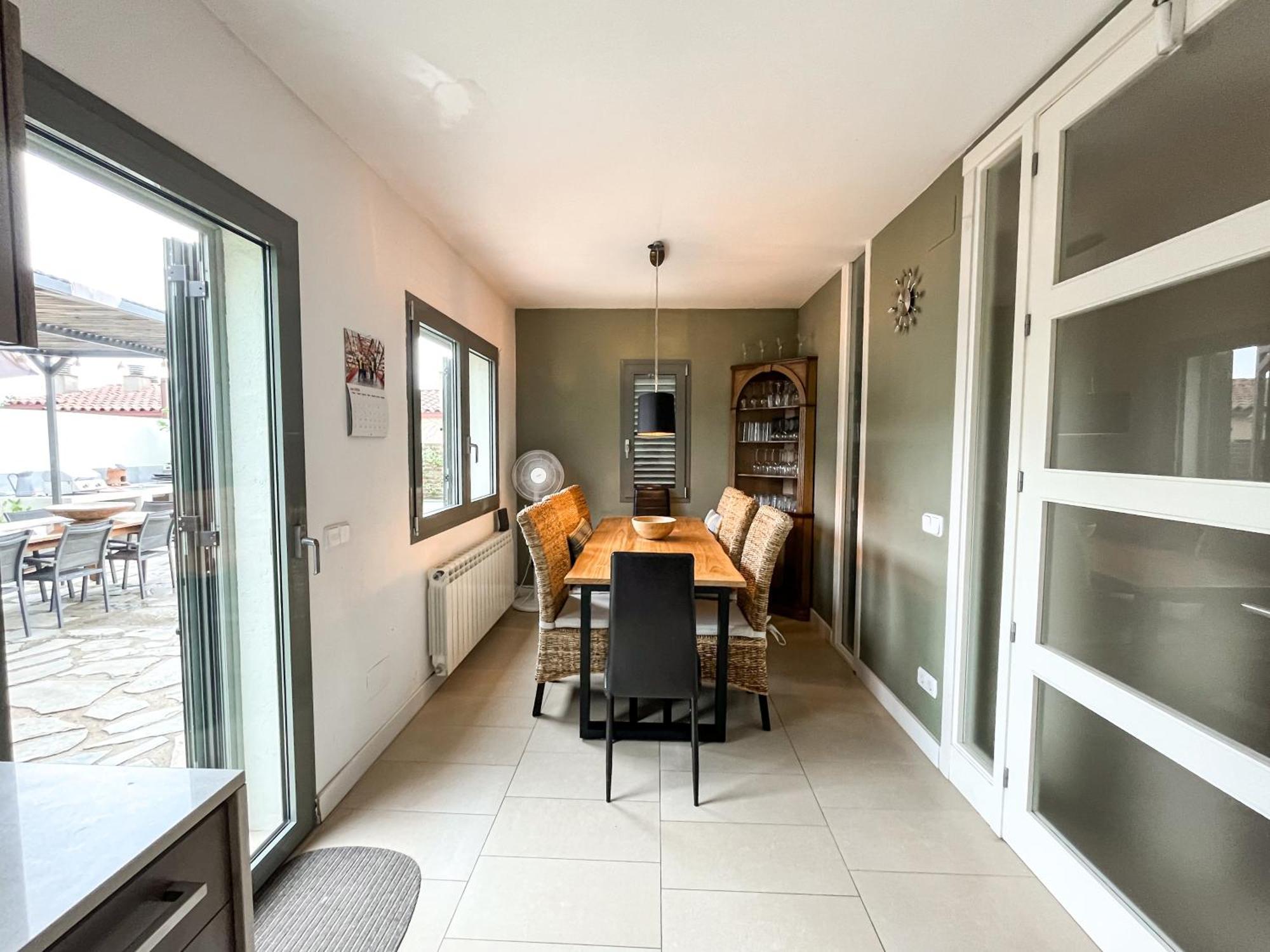 Peralta W Above Ground Pool Villa