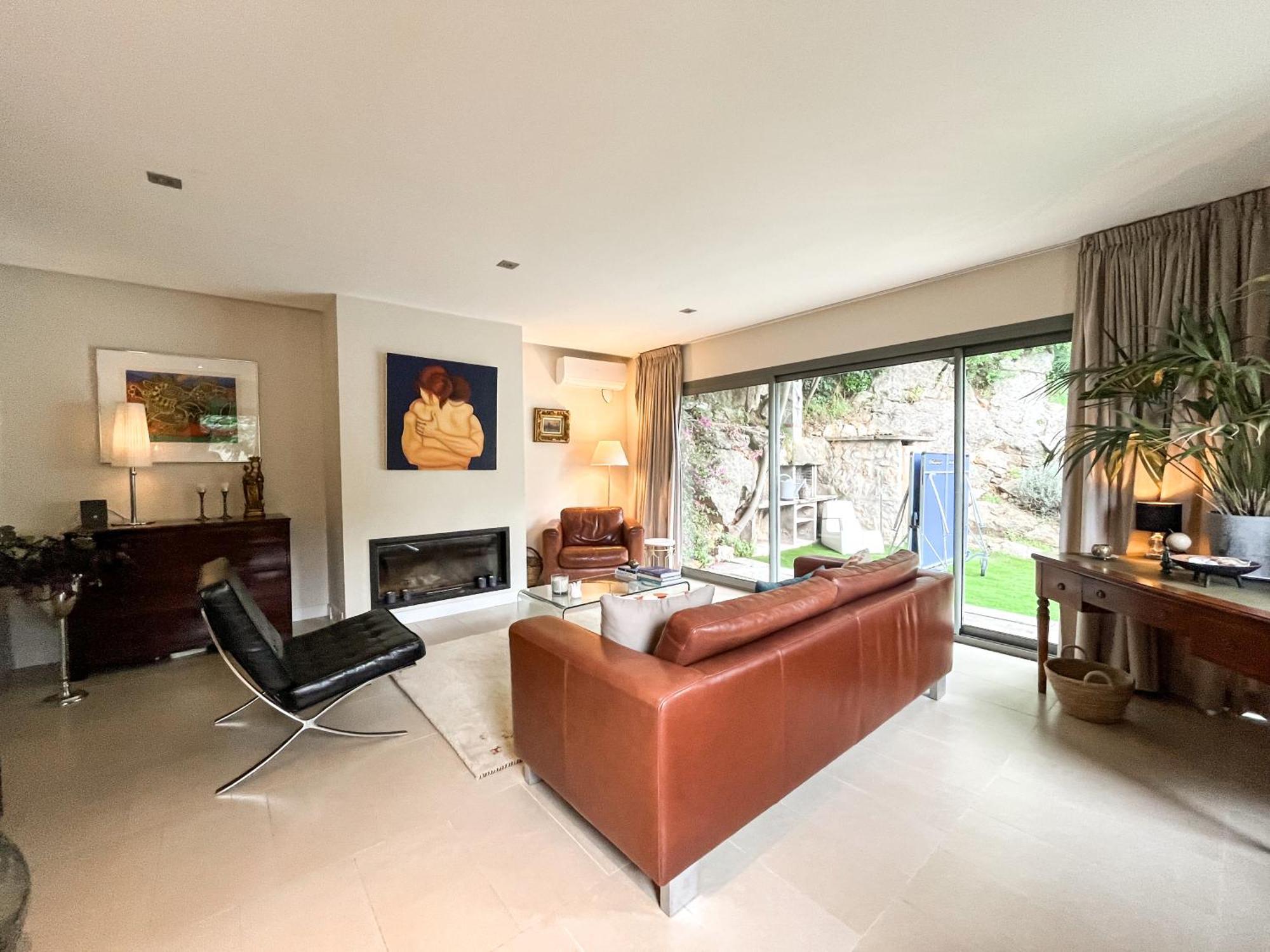 Peralta W Above Ground Pool Villa