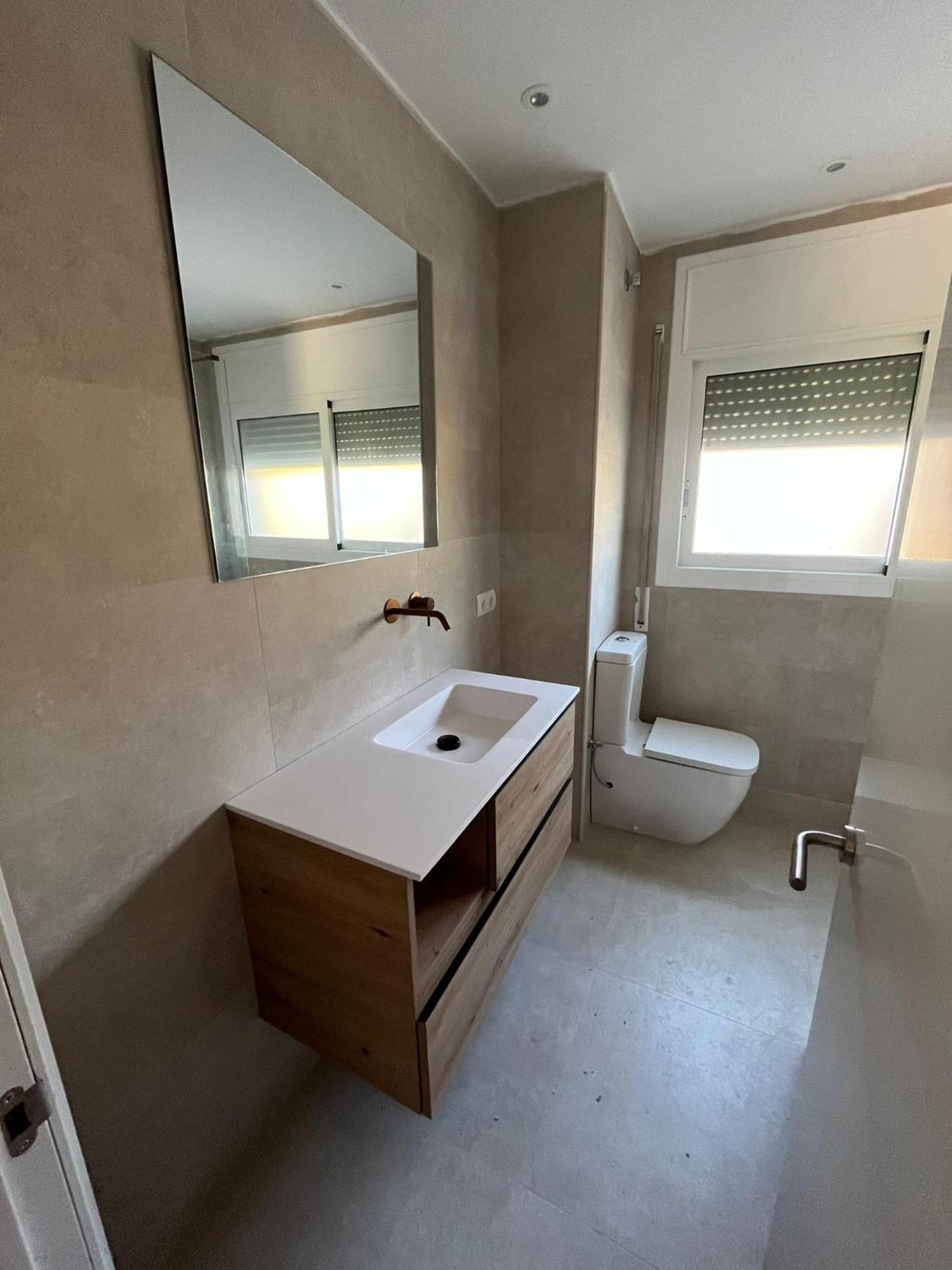 - Piso Reformado Con Piscina, Wifi Y Parking Gratuito *