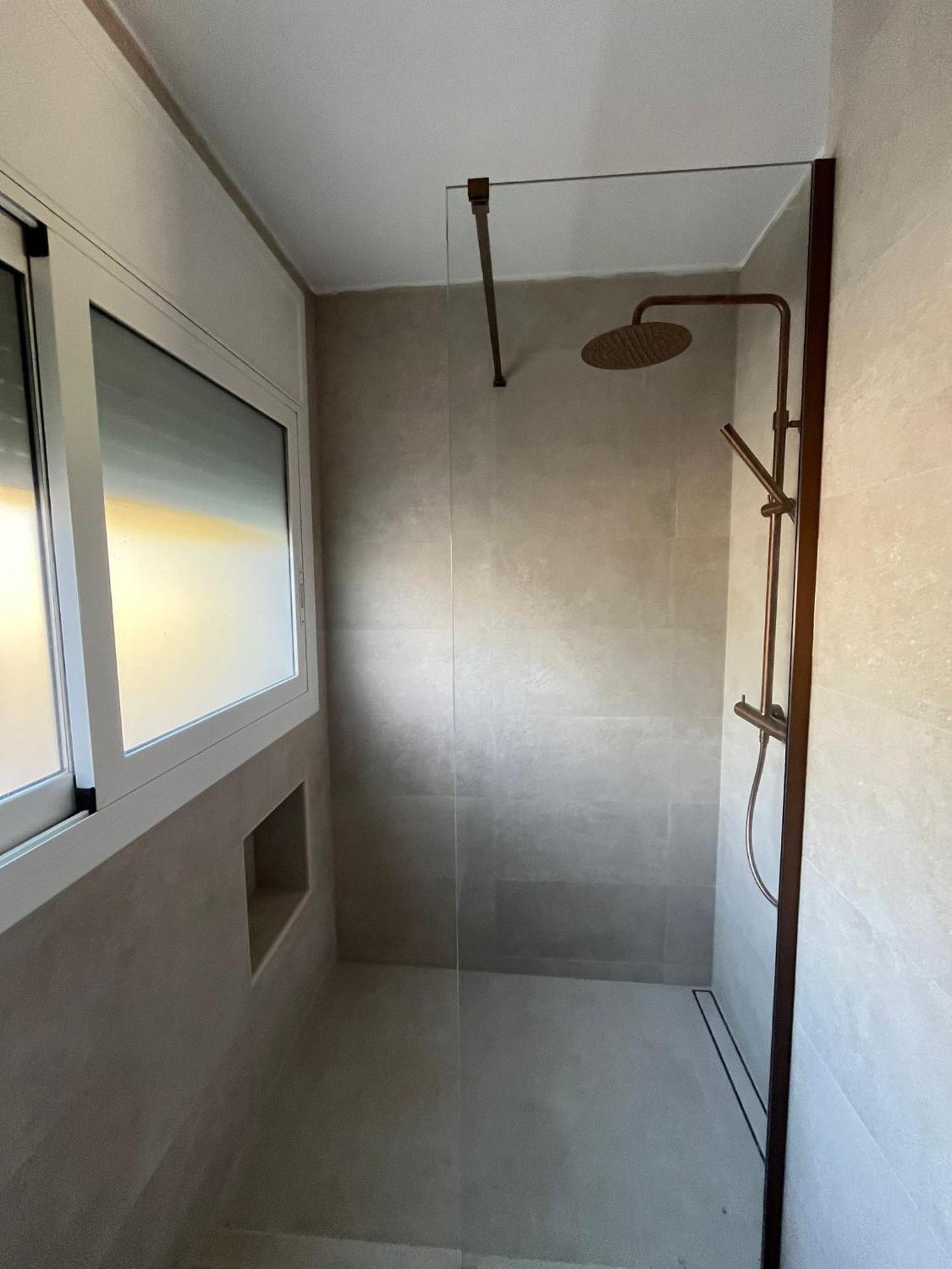 - Piso Reformado Con Piscina, Wifi Y Parking Gratuito *