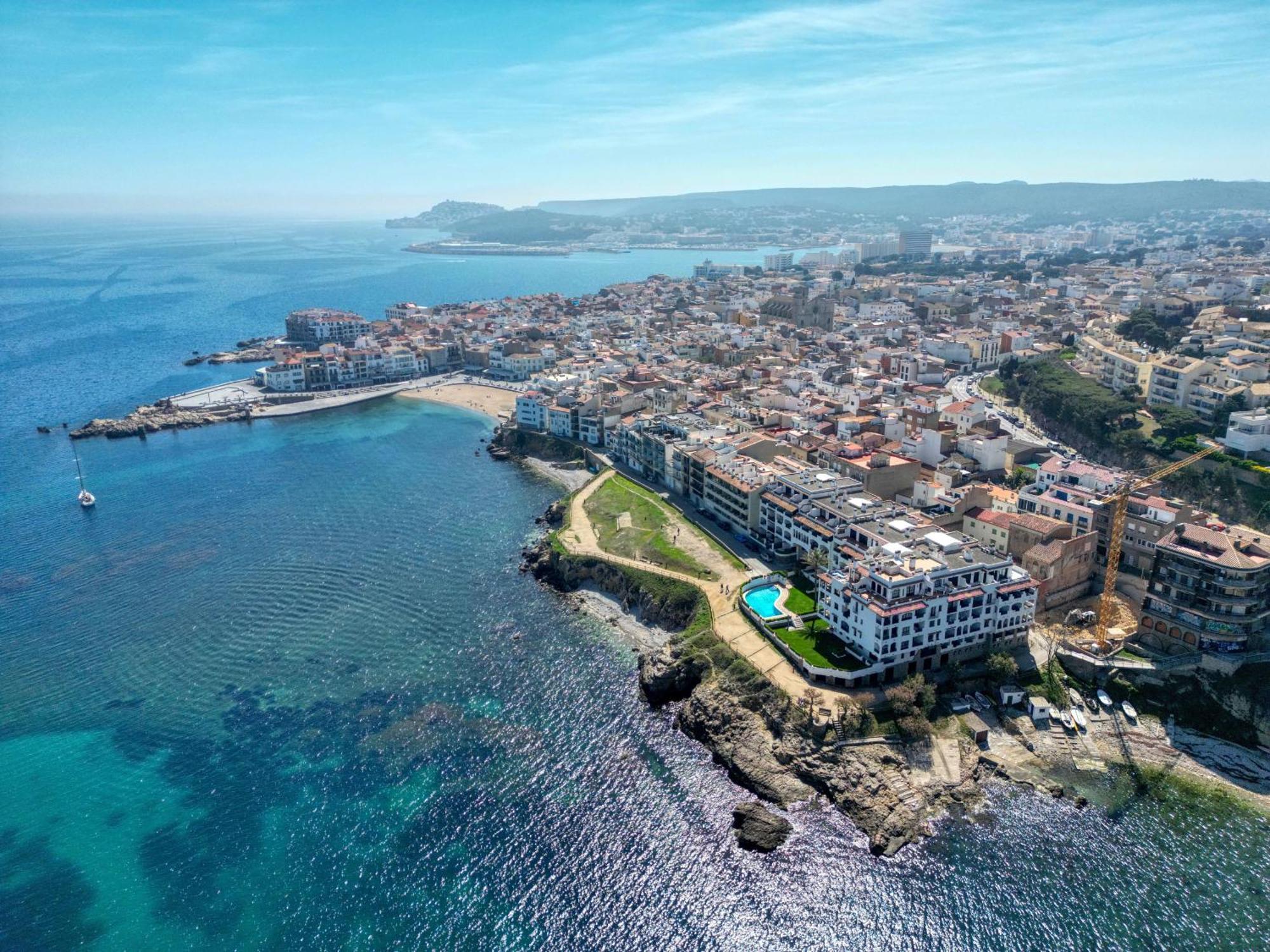 Сasa de vacaciones Gerkens, Bonita Casa De Tres Con Piscina Comunitaria En Escala L' Escala