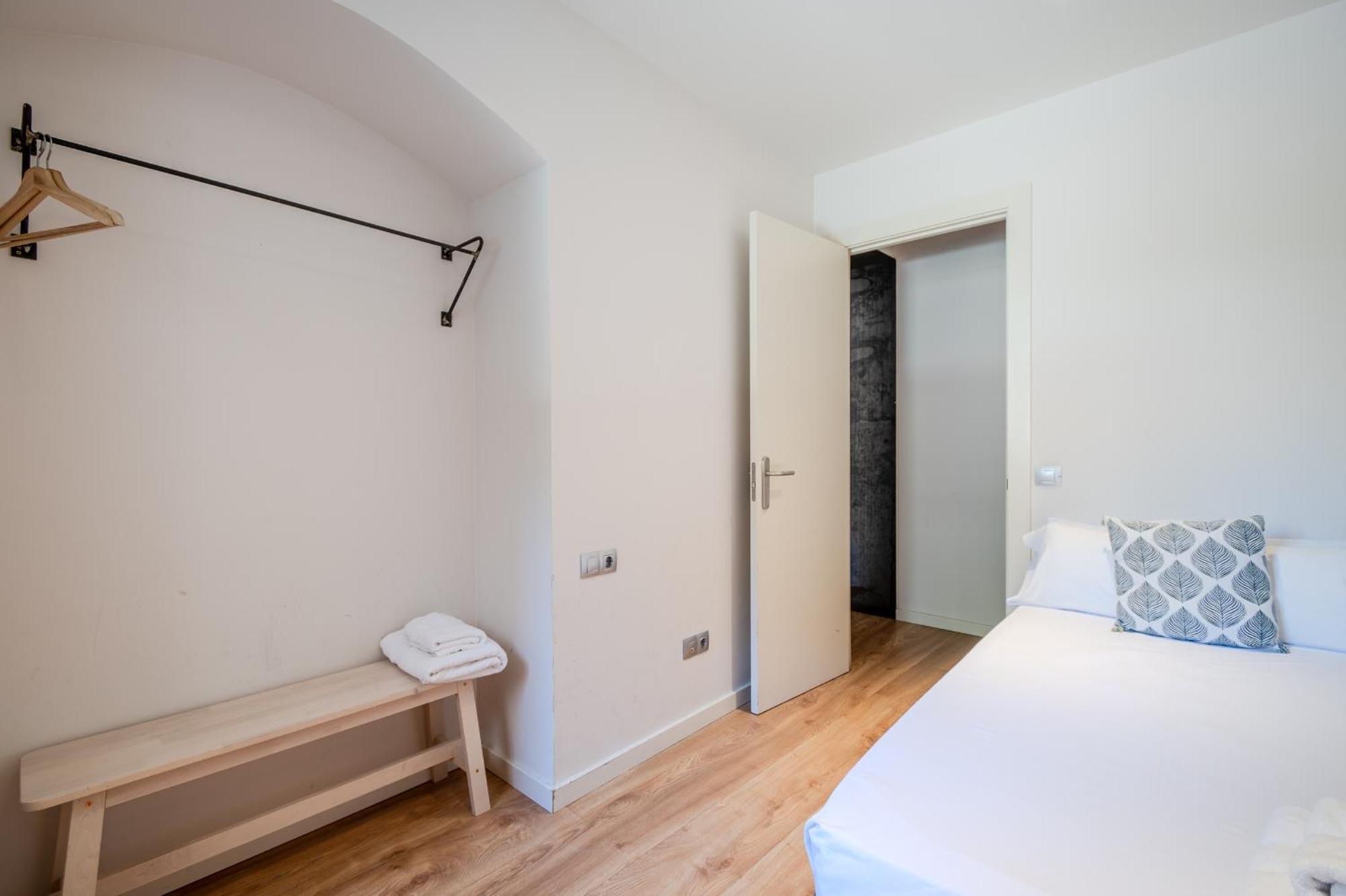 Flateli Placa Catalunya 1-2 * Gerona
