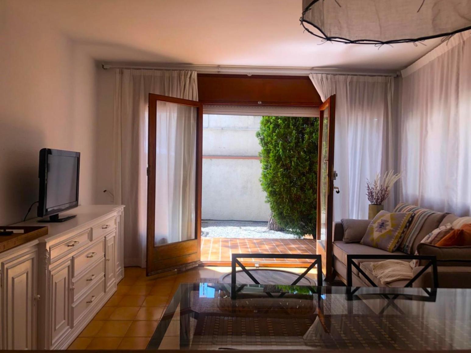 Apartment Con Jardin