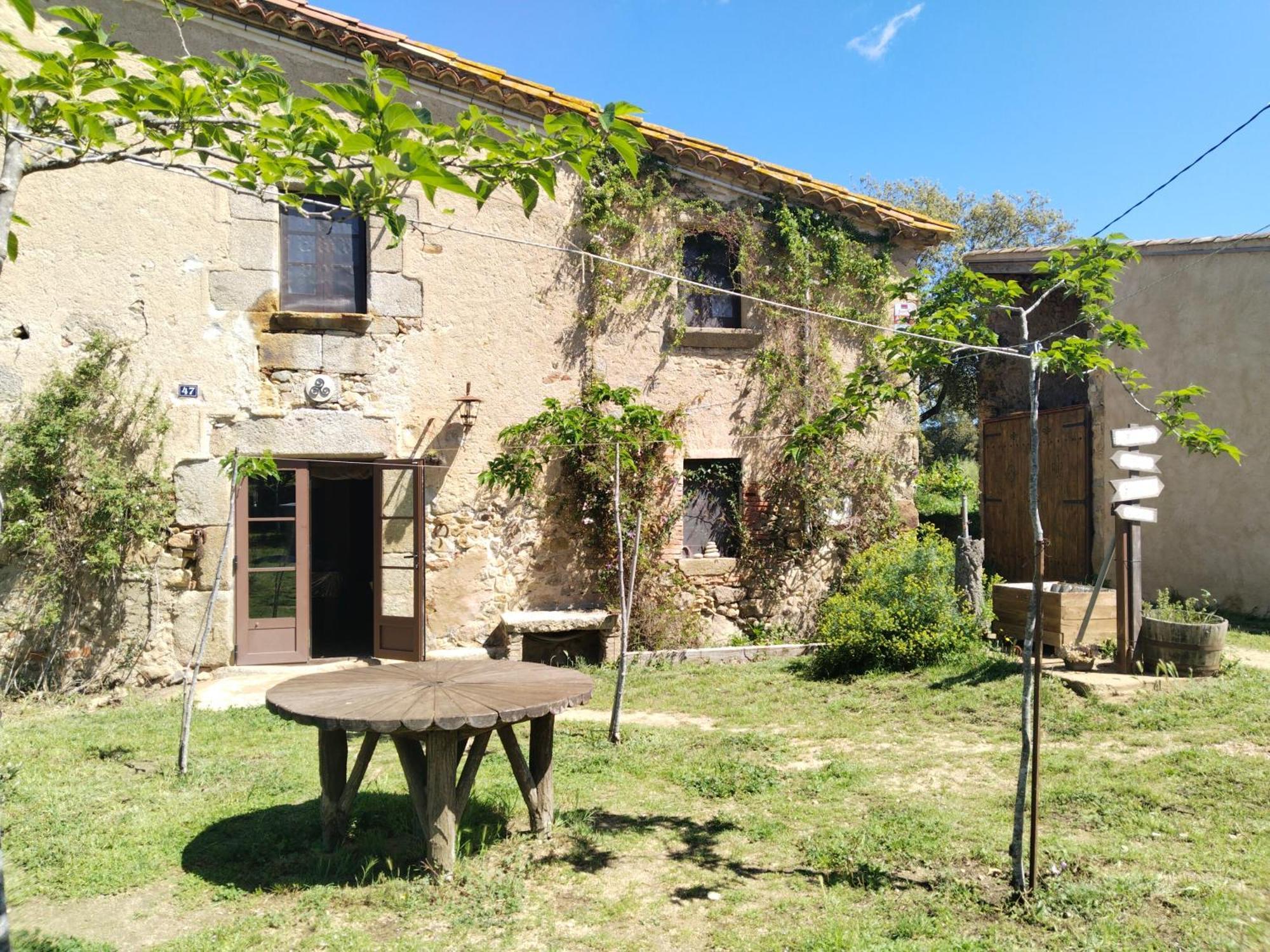 Camos - Masia Rural Llagostera